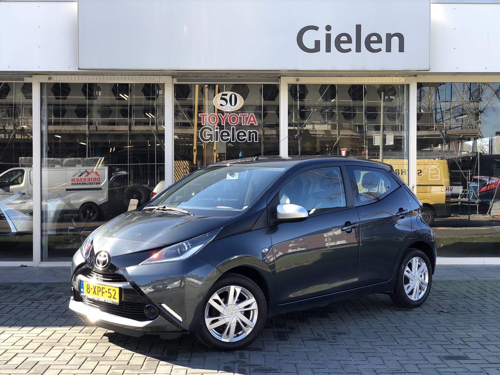 Toyota Aygo 1.0 VVT-i 5D x-play | Lichtmetalen velgen, Parkeercamera, Airco, Bluetooth, Stuurbediening 39020145-0.jpg | Autobedrijf Gielen