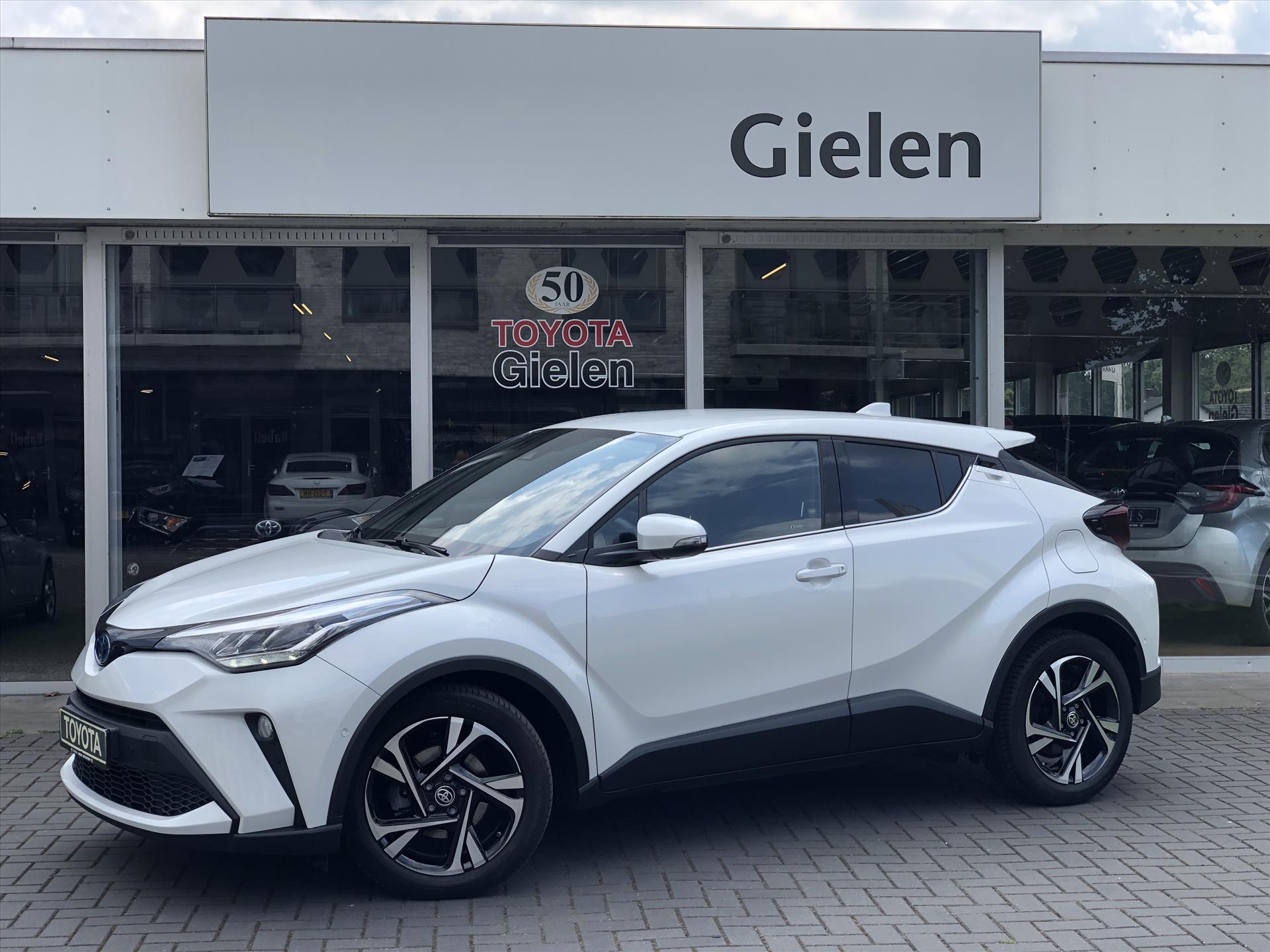 Toyota C-HR 1.8 Hybrid Style | Dodehoekherkenning, Nieuwe multimedia, Parkeersensoren, Stoel + Stuurverwarming, Half leer, 18inch 39085739-0.jpg | Autobedrijf Gielen