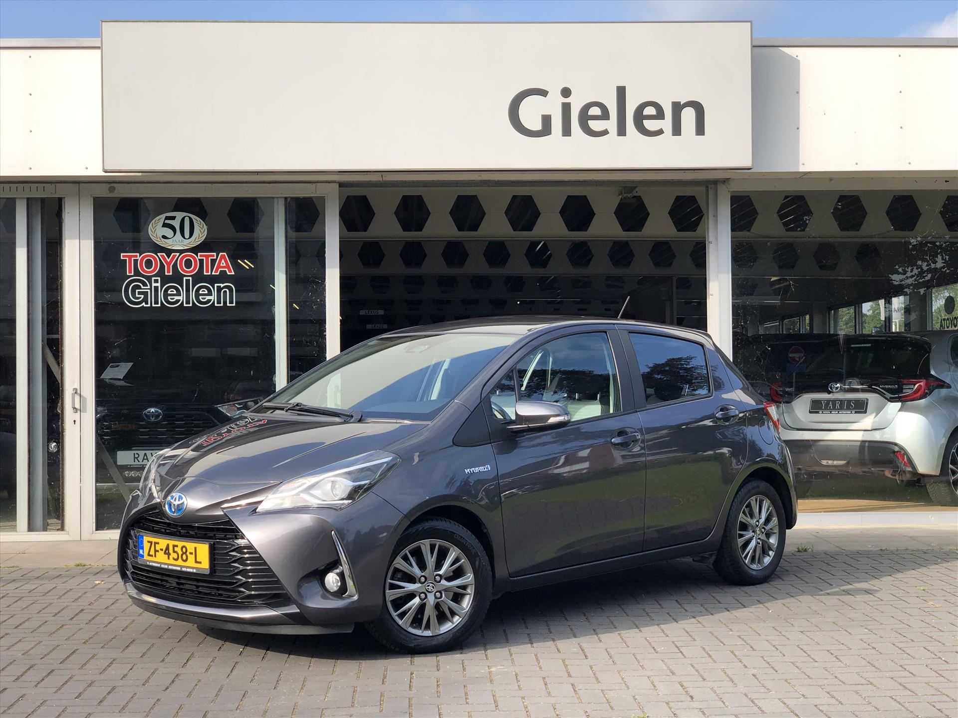Toyota Yaris 1.5 Hybrid Design Sport | Navigatie, Parkeercamera, Cruise control, Climate control, Bluetooth, Stuurbediening 39356315-0.jpg | Autobedrijf Gielen