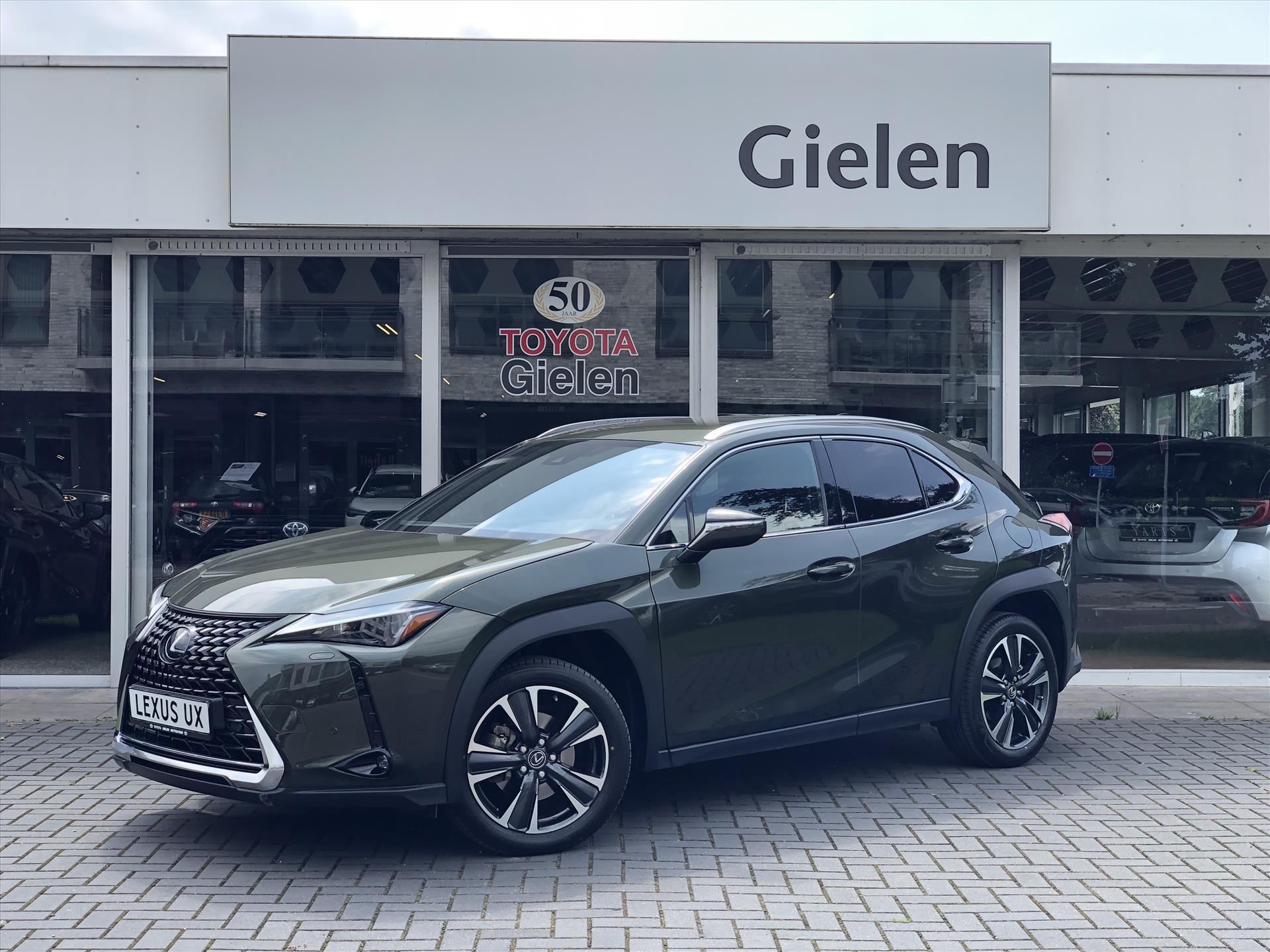 Lexus UX 250h Preference Line | Facelift, Dodehoekherkenning, Parkeersensoren, CarPlay, Stoel + Stuurverwarming, 18 inch 39429767-0.jpg | Autobedrijf Gielen
