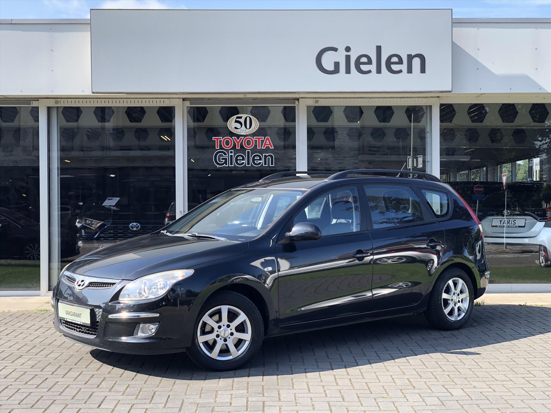 Hyundai i30 CW 1.6i CVVT Dynamic | Trekhaak, Airconditioning, Elektrische ramen, Centrale deuvergrendeling, Weinig KM 39452683-0.jpg | Autobedrijf Gielen