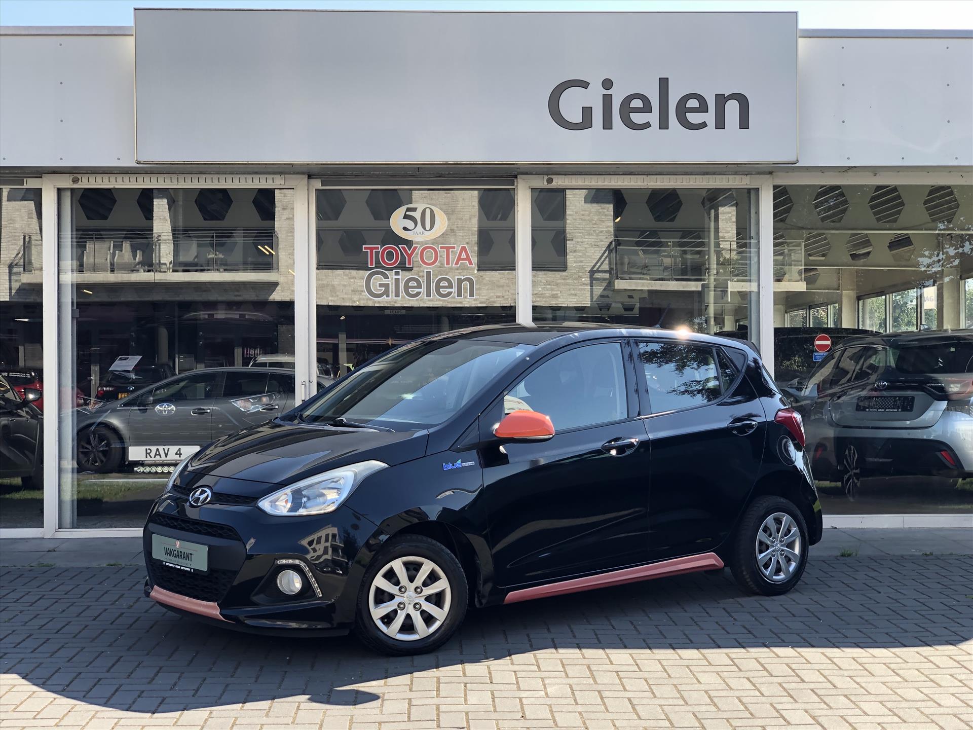 Hyundai i10 1.0i 66pk Comfort Plus | 2e eigenaar, Climate control, USB, Stuurbediening, Radio/CD-Speler 39463152-0.jpg | Autobedrijf Gielen