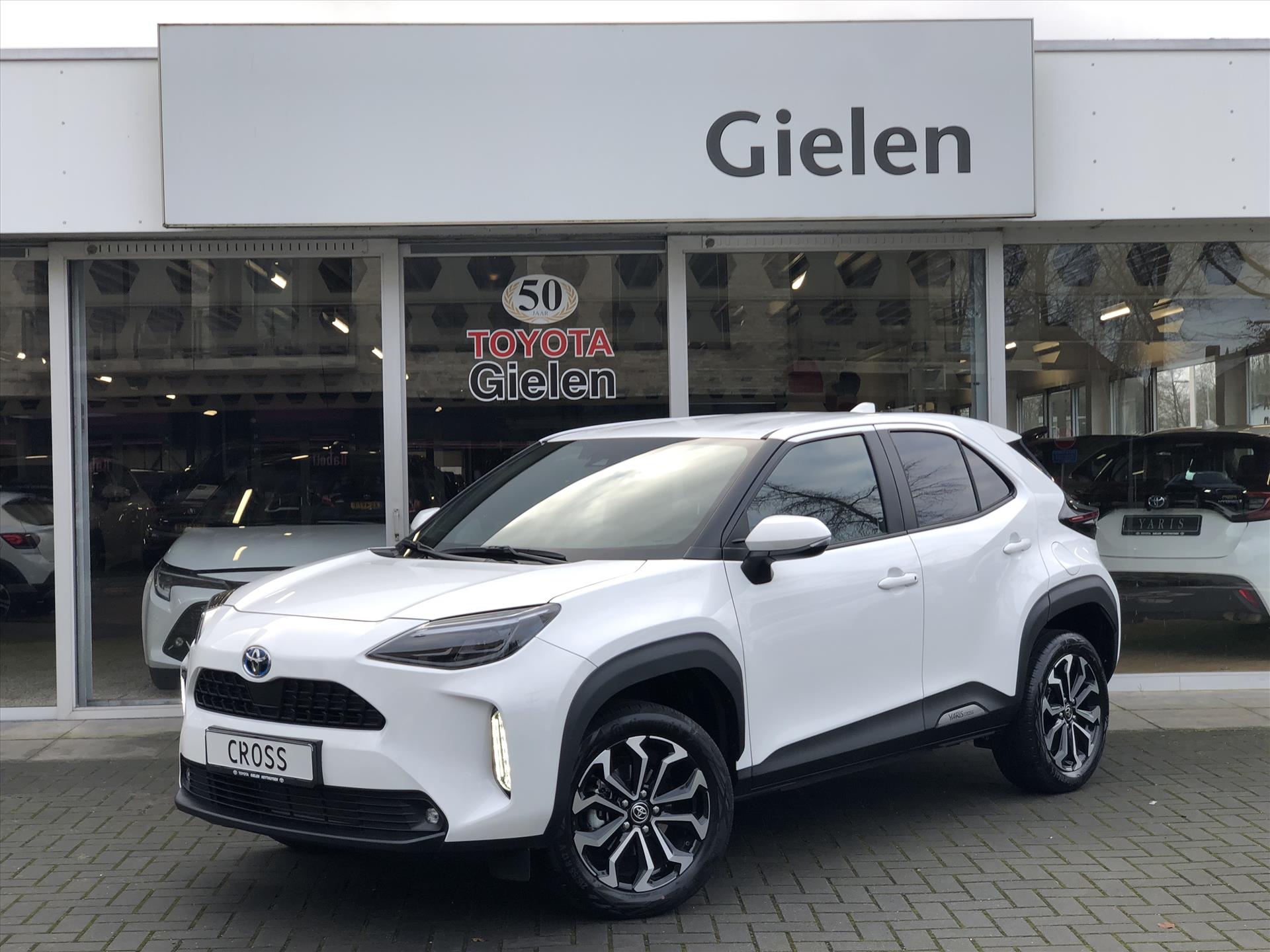 Toyota Yaris Cross 1.5 Hybrid Dynamic Plus | Smart Connect, Stoel + Stuurverwarming, Apple CarPlay, Keyless, 17inch, Groot scherm 39468202-0.jpg | Autobedrijf Gielen