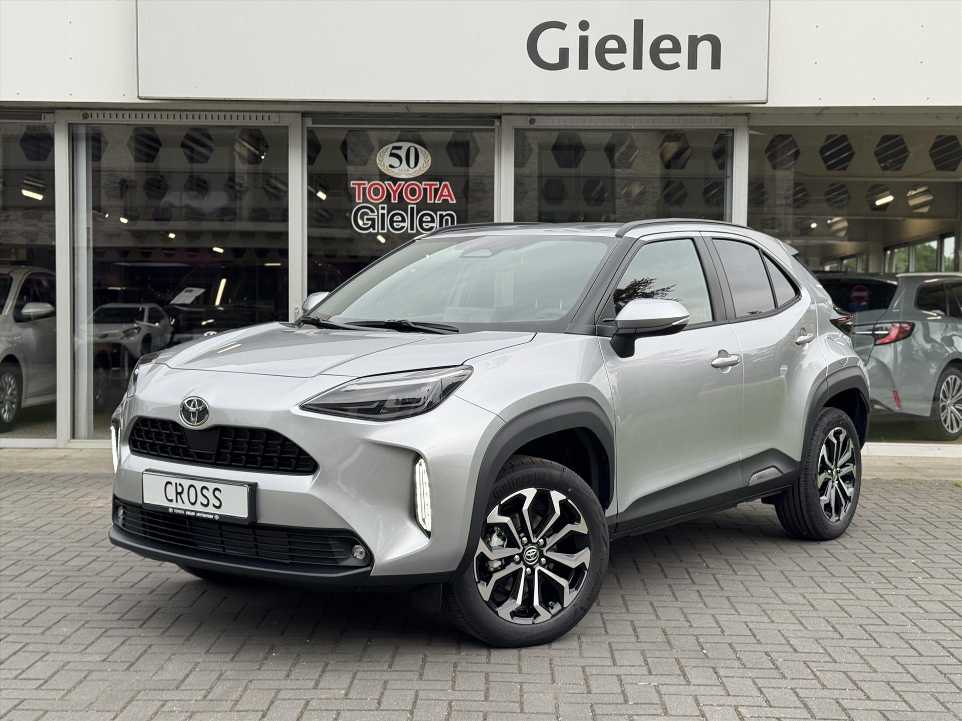 Toyota Yaris Cross 1.5 Hybrid 130PK First Edition Plus | Stoel + Stuurverwarming, Apple CarPlay, Keyless, 17inch, Groot scherm 39468269-0.jpg | Autobedrijf Gielen