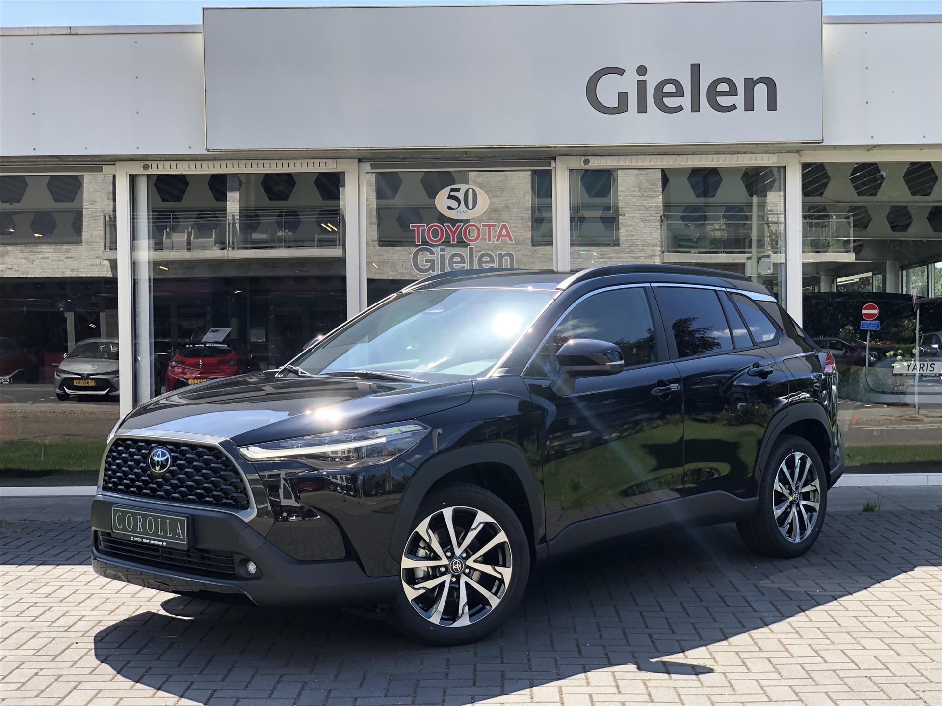 Toyota Corolla Cross 2.0 High Power Hybrid Style | Dodehoekherkenning, Parkeersensoren, Stoel + Stuurverwarming, Keyless 39622663-0.jpg | Autobedrijf Gielen