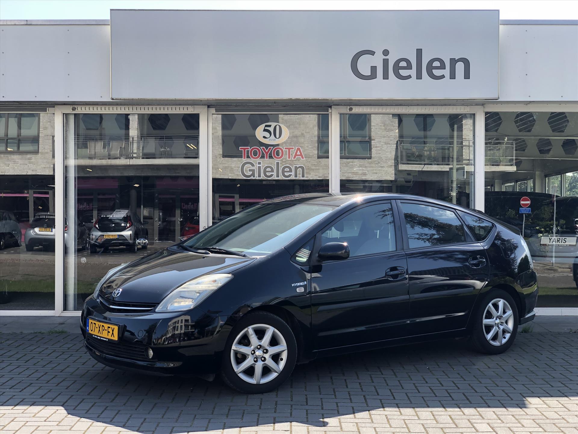 Toyota Prius 1.5 Hybrid Tech Edition | Nieuw geleverd, Navigatie, Cruise control, Climate control, Keyless, Trekhaak 39677954-0.jpg | Autobedrijf Gielen