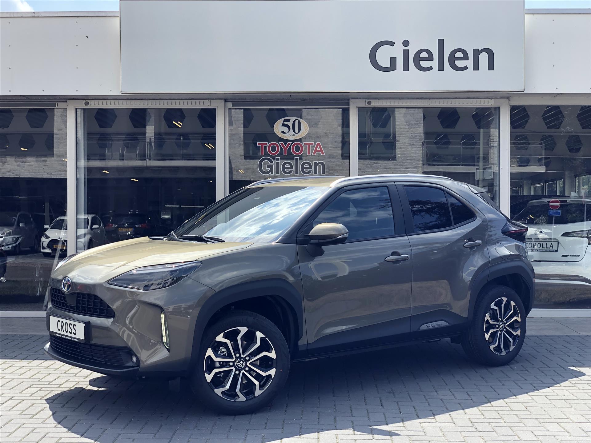 Toyota Yaris Cross 1.5 Hybrid Dynamic | Trekhaak, Eerste eigenaar, Smart Connect, Keyless, 17inch, LED, Navigatie, Startknop, Weinig KM! 39733430-0.jpg | Autobedrijf Gielen