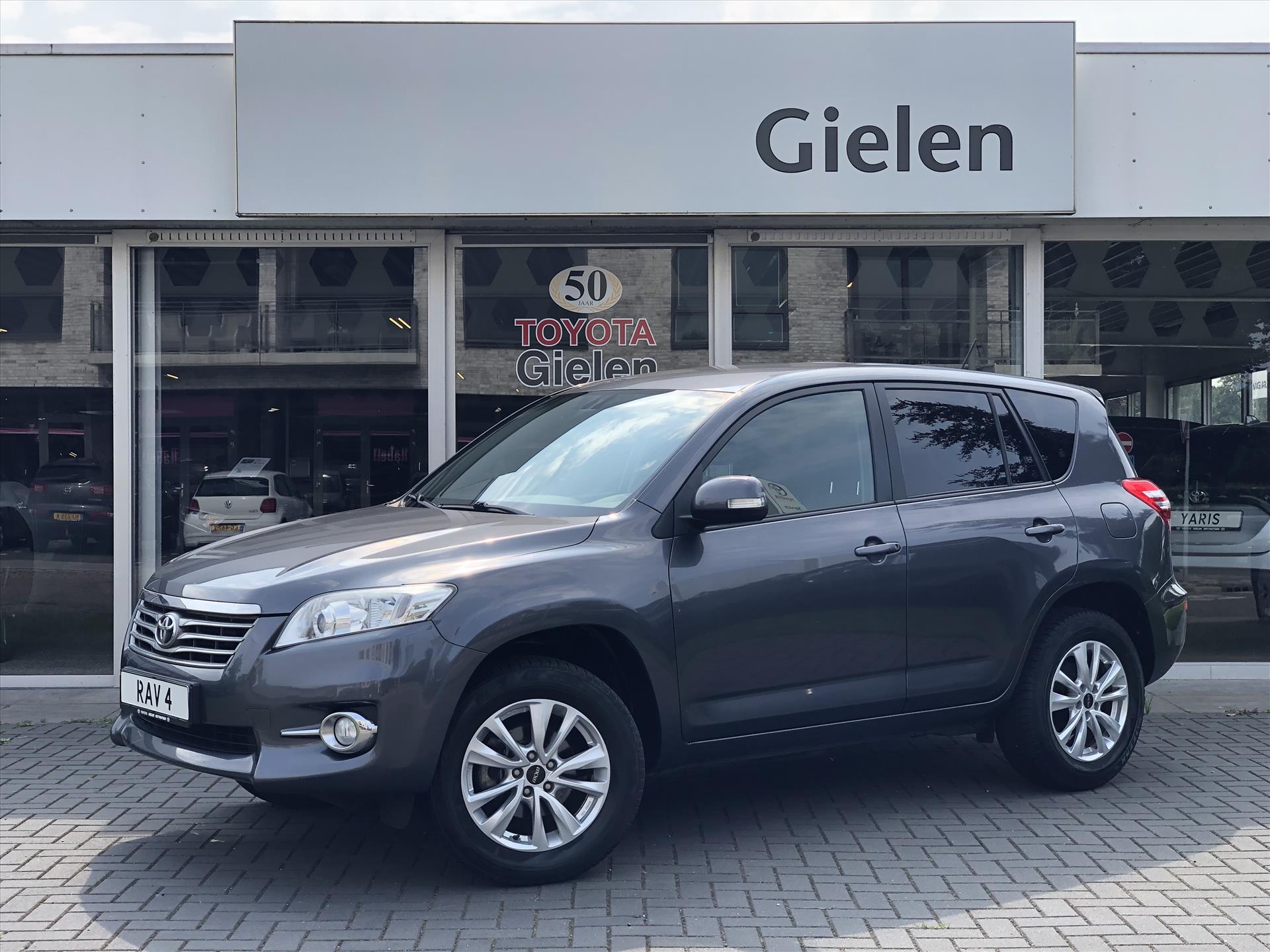 Toyota RAV4 2.0 VVT-i Dynamic | Trekhaak, 2.000KG Trekgewicht, Cruise control, Climate control, Parkeersensoren 39782363-0.jpg | Autobedrijf Gielen