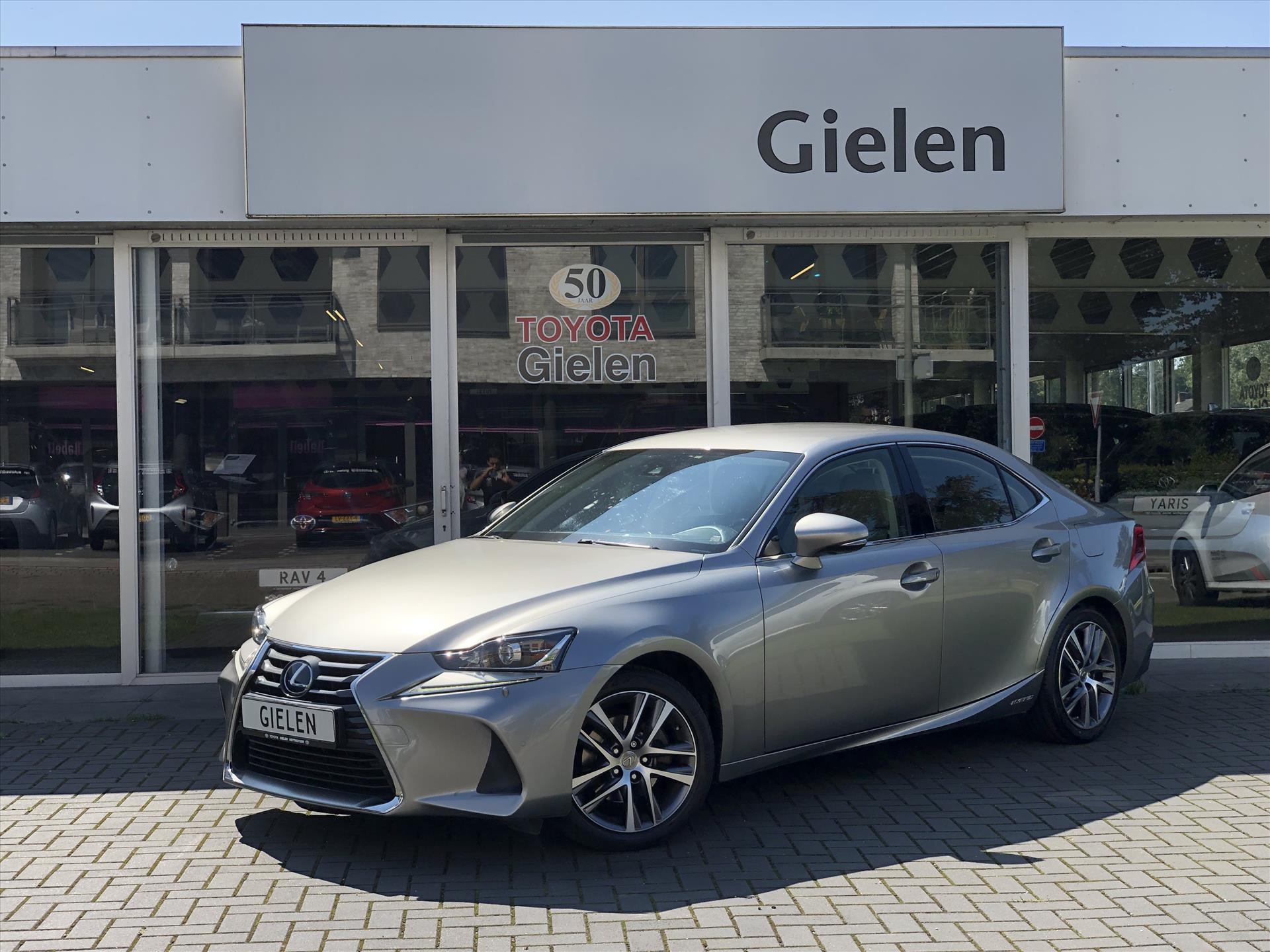 Lexus IS 300h Business Line Plus | Navigatie, Leer, 17inch, Parkeercamera, Parkeersensoren, Adaptive cruise control 39876012-0.jpg | Autobedrijf Gielen