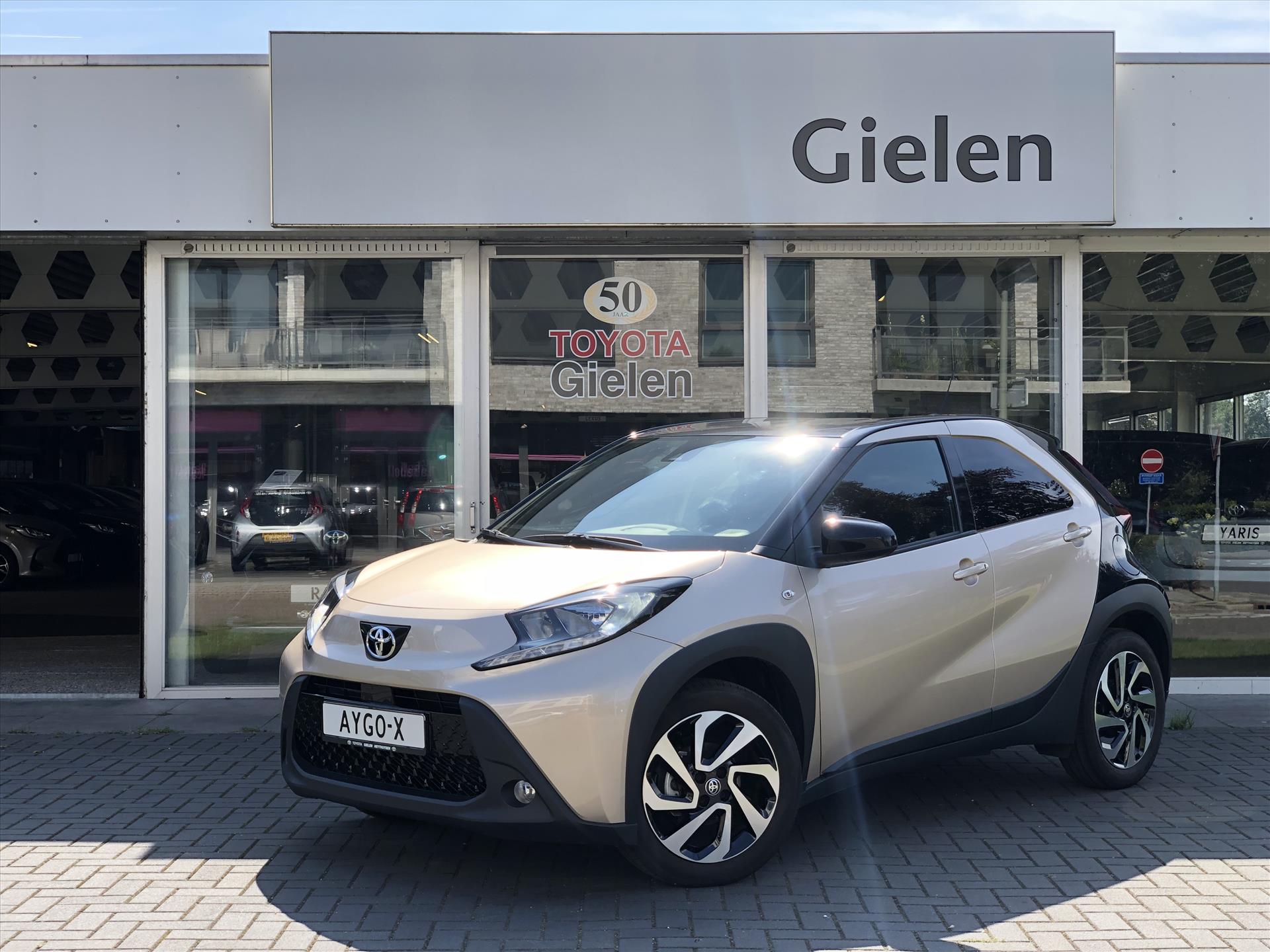 Toyota Aygo X 1.0 VVT-i MT 72pk Pulse Plus | Stoelverwarming, 17 inch, Apple CarPlay/Android Auto, Weinig KM! 39935778-0.jpg | Autobedrijf Gielen