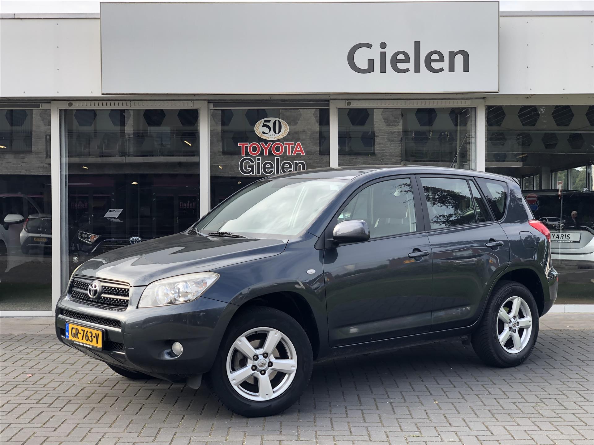 Toyota RAV4 2.0 VVT-I Automaat Linea Sol | Trekhaak, Cruise control, Climate control, Lichtmetalen velgen, 1.500KG Trekgewicht, Zeer netjes 39985034-0.jpg | Autobedrijf Gielen