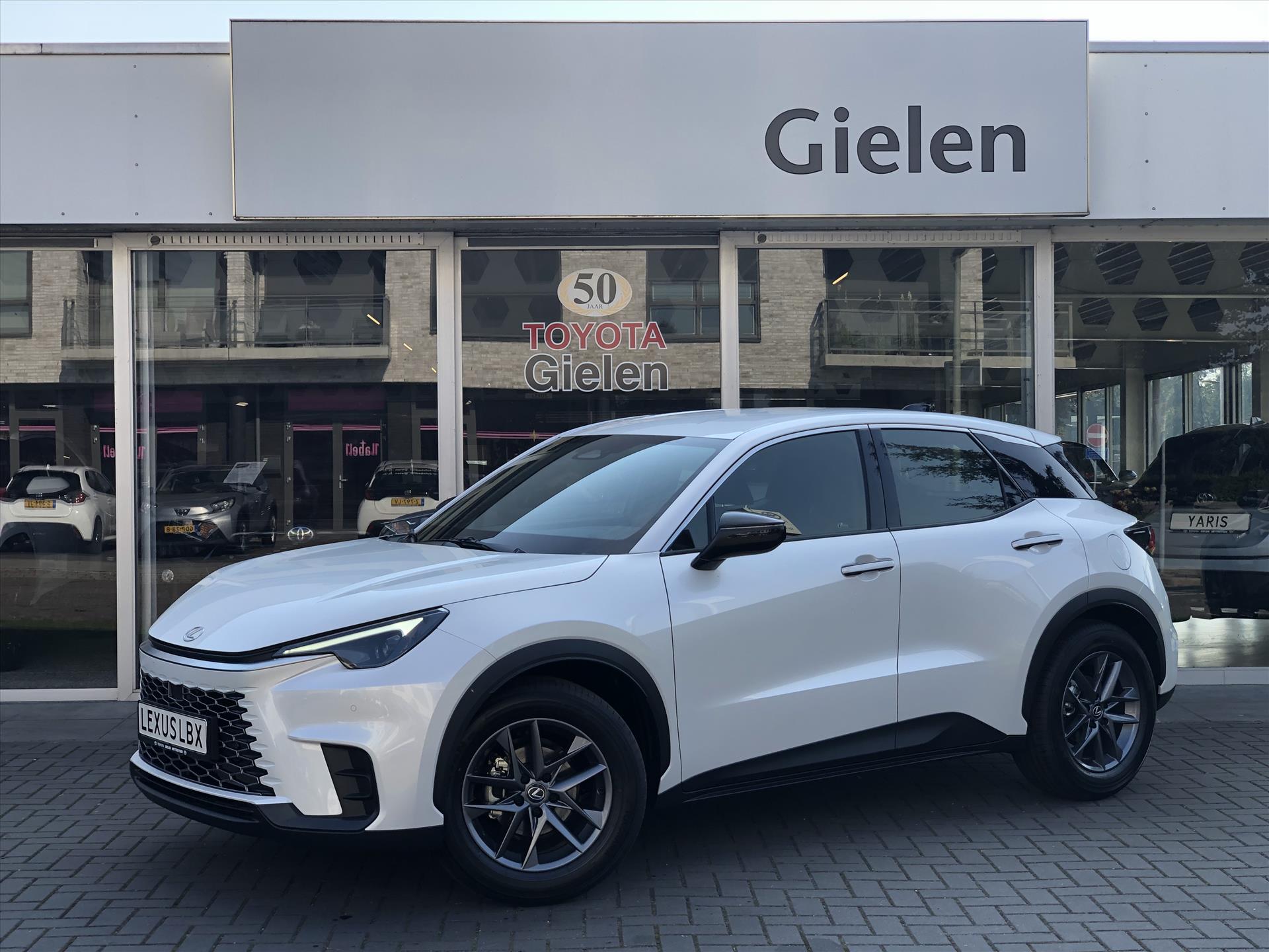 Lexus LBX 1.5 Hybrid 136pk CVT Comfort & Safety Pack | Dodehoekherkenning, Parkeersensoren, Keyless, Stoelverwarming 40084304-0.jpg | Autobedrijf Gielen