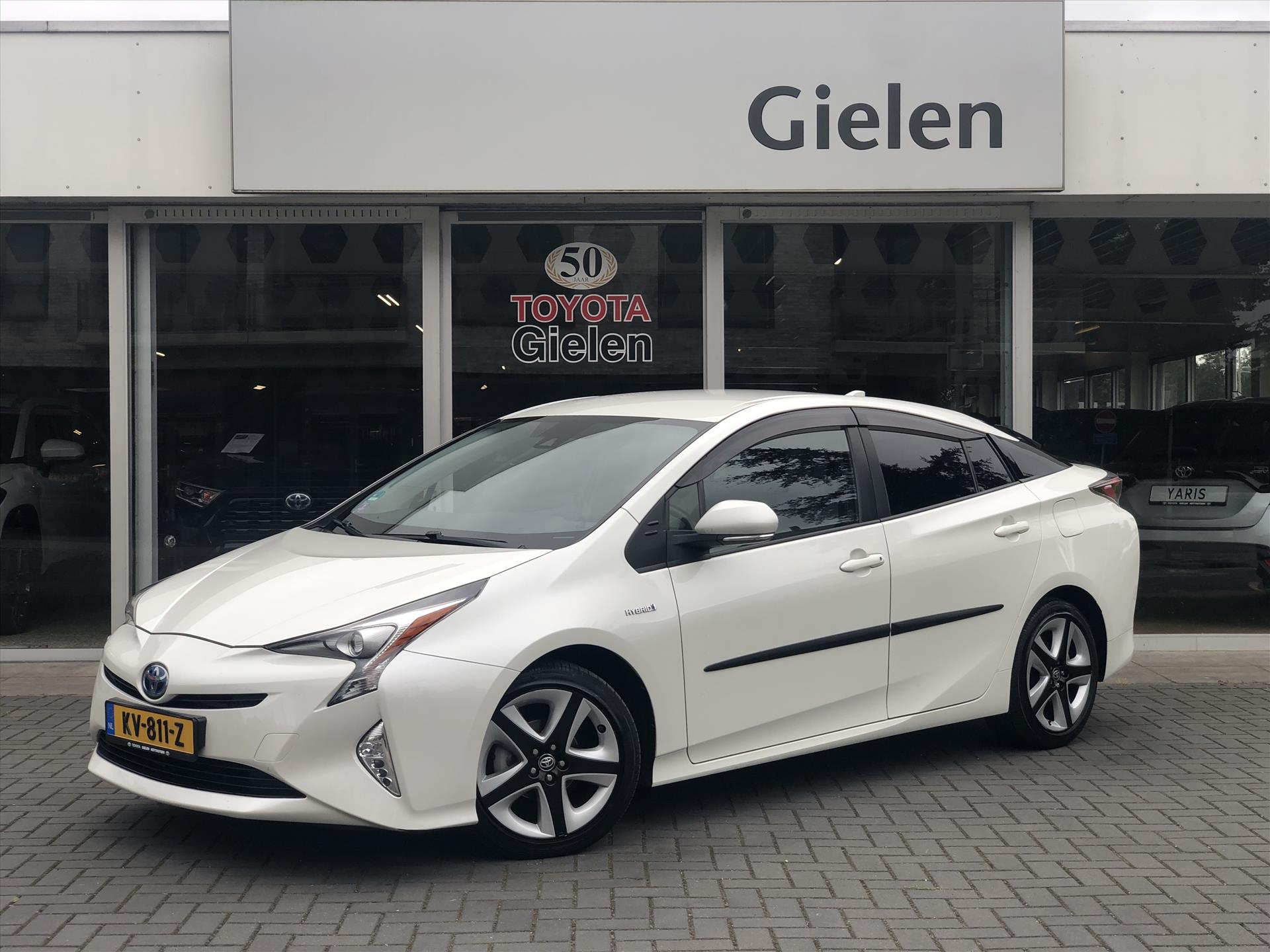 Toyota Prius 1.8 Hybrid White Edition | Eerste eigenaar, Head up display, Navigatie, Stoelverwarming, Dodehoekherkenning, Parkeersensoren 40093577-0.jpg | Autobedrijf Gielen