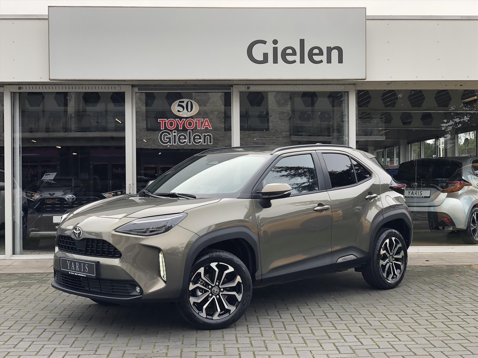 Toyota Yaris Cross 1.5 Hybrid 130PK First Edition Plus | Stoel + Stuurverwarming, Apple CarPlay, Keyless, 17inch, Groot scherm 40117677-0.jpg | Autobedrijf Gielen