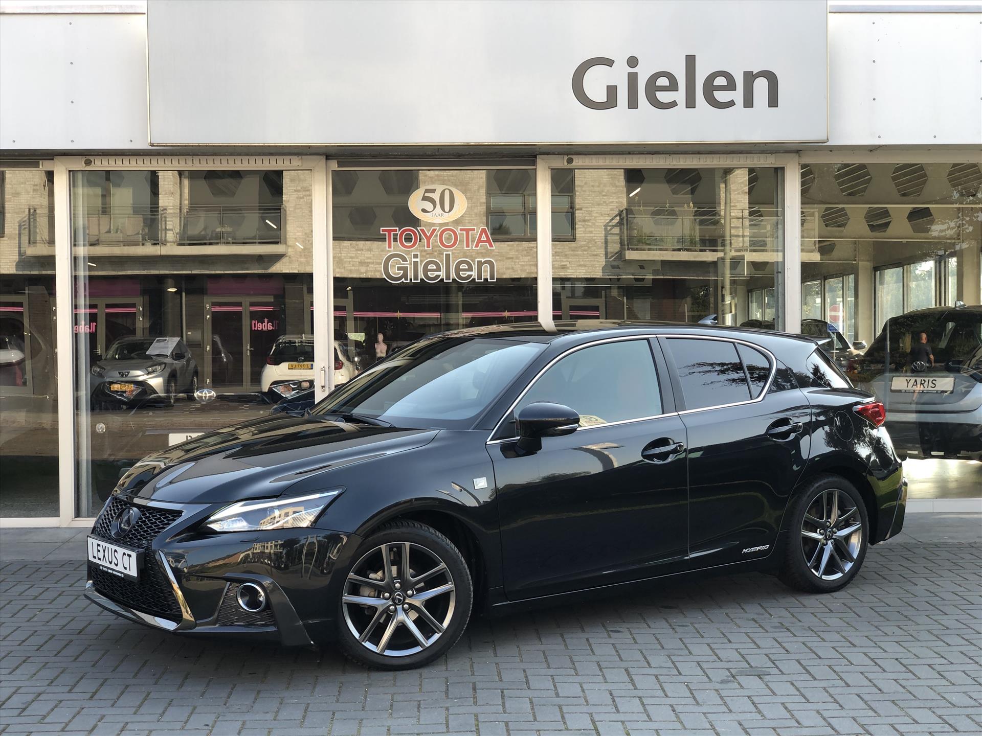 Lexus CT 200h F Sport Line | Leer, Geheugenfunctie, Stoelverwarming, Parkeersensoren, Adaptive cruise control, Premium Navigatie 40195062-0.jpg | Autobedrijf Gielen