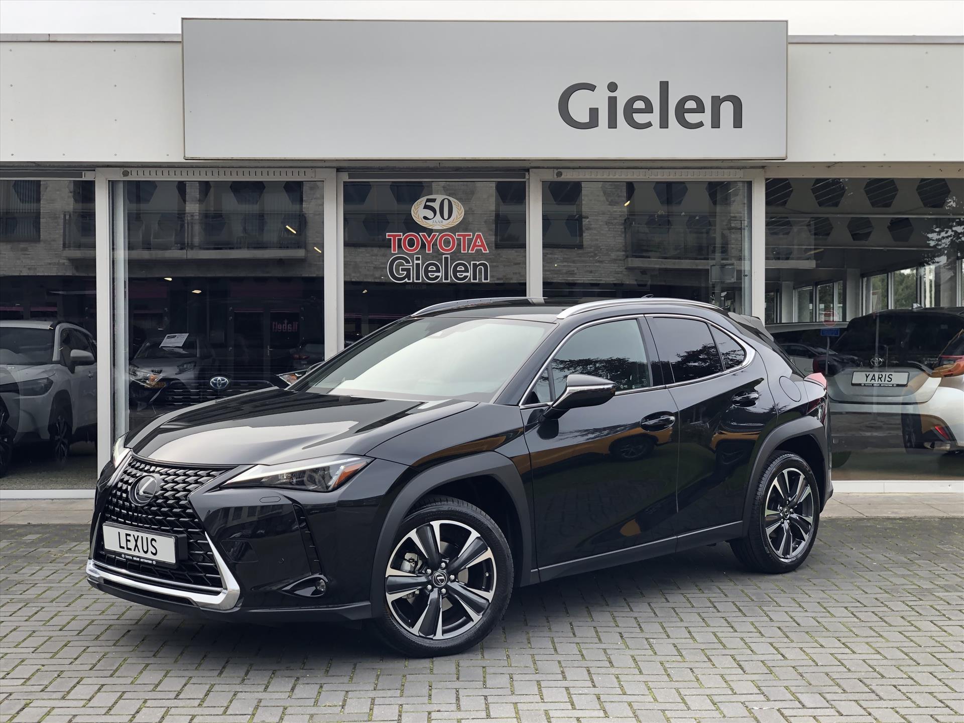 Lexus UX 250h Preference Line | Facelift, Dodehoekherkenning, Parkeersensoren, Keyless, 18 inch, CarPlay, Stoel + Stuurverwarming 40362227-0.jpg | Autobedrijf Gielen