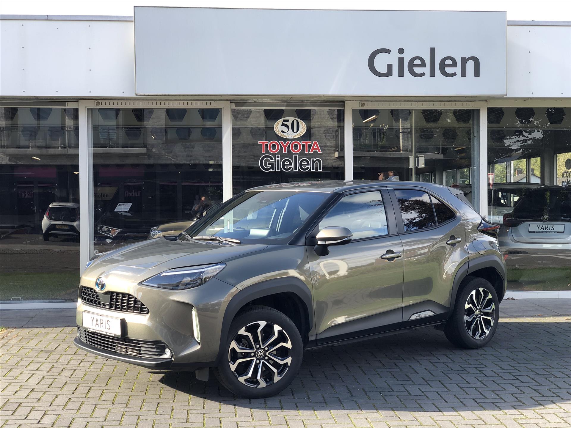Toyota Yaris Cross 1.5 Hybrid Dynamic | Winter pakket, Keyless, 17inch, LED, Stoel + Stuurverwarming, Apple CarPlay/Android Auto 40363210-0.jpg | Autobedrijf Gielen