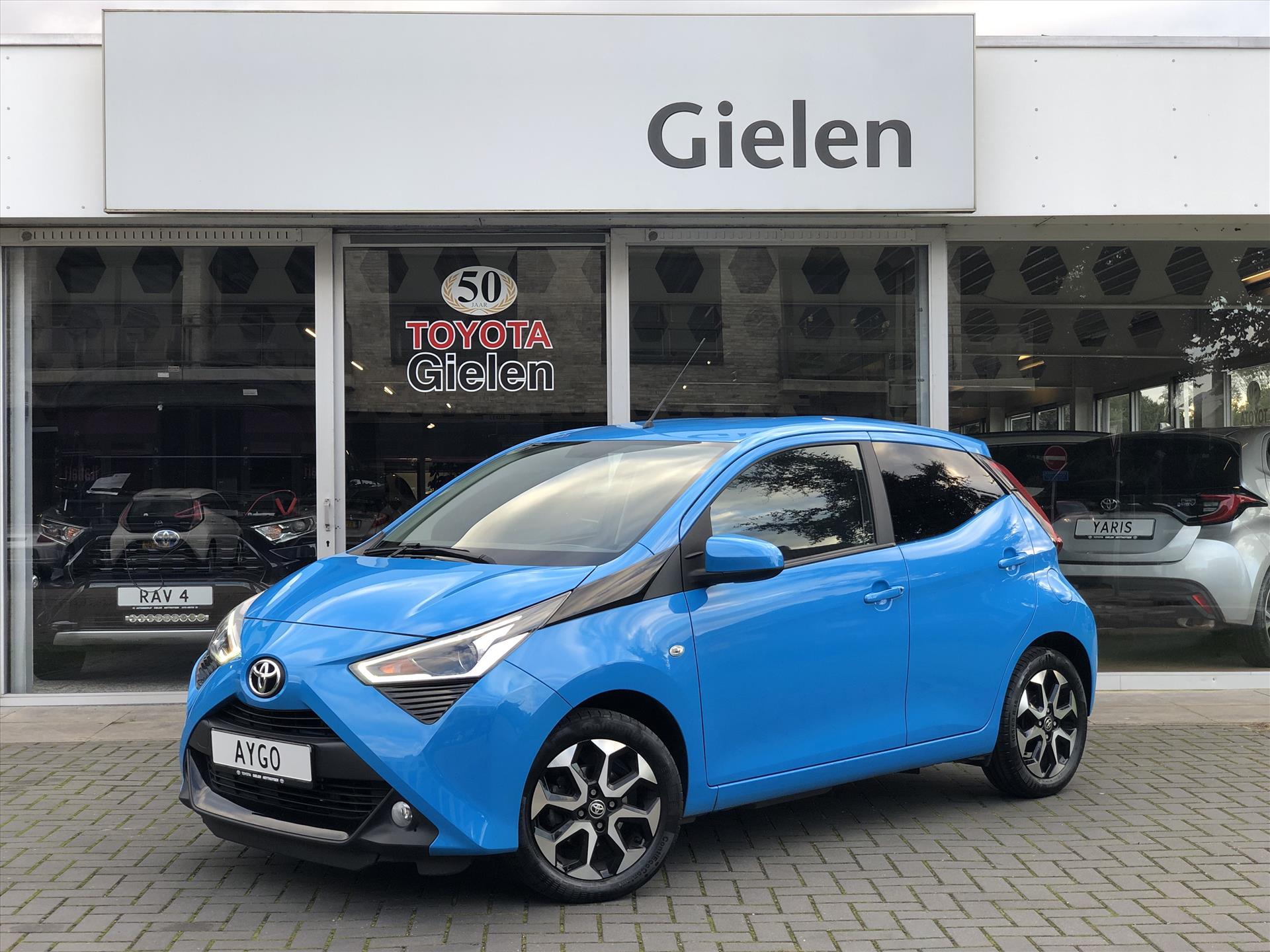Toyota Aygo 1.0 VVT-i 72pk X-Cite | Lichtmetalen velgen, Privcay Glass, Apple CarPlay/Android Auto, Climate control, Eerste eigenaar 40504722-0.jpg | Autobedrijf Gielen