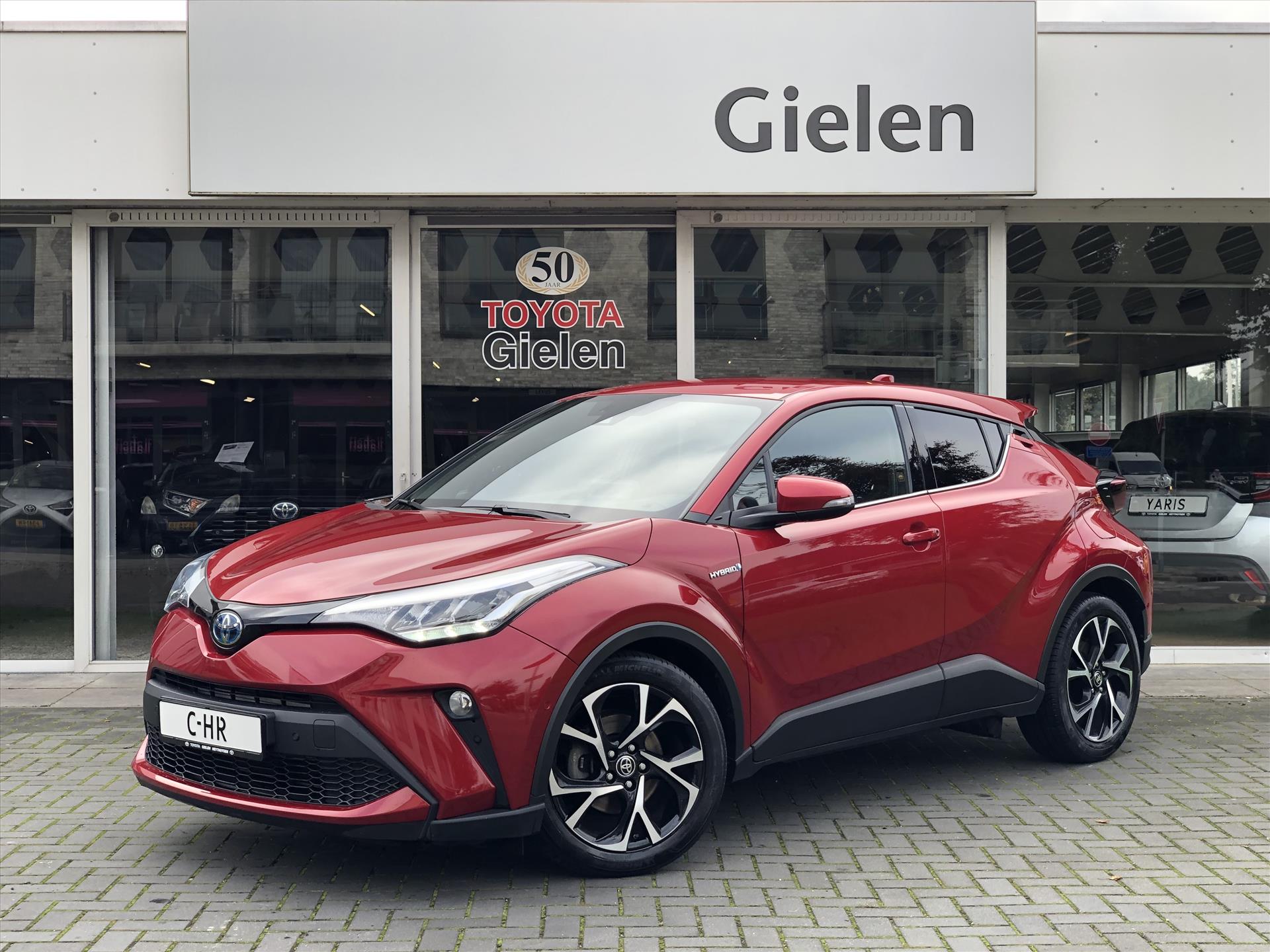 Toyota C-HR 1.8 Hybrid Style | Apple CarPlay/Android Auto, Dodehoekherkenning, Stoel + Stuurverwarming, Parkeersensoren, Keyless 40744919-0.jpg | Autobedrijf Gielen