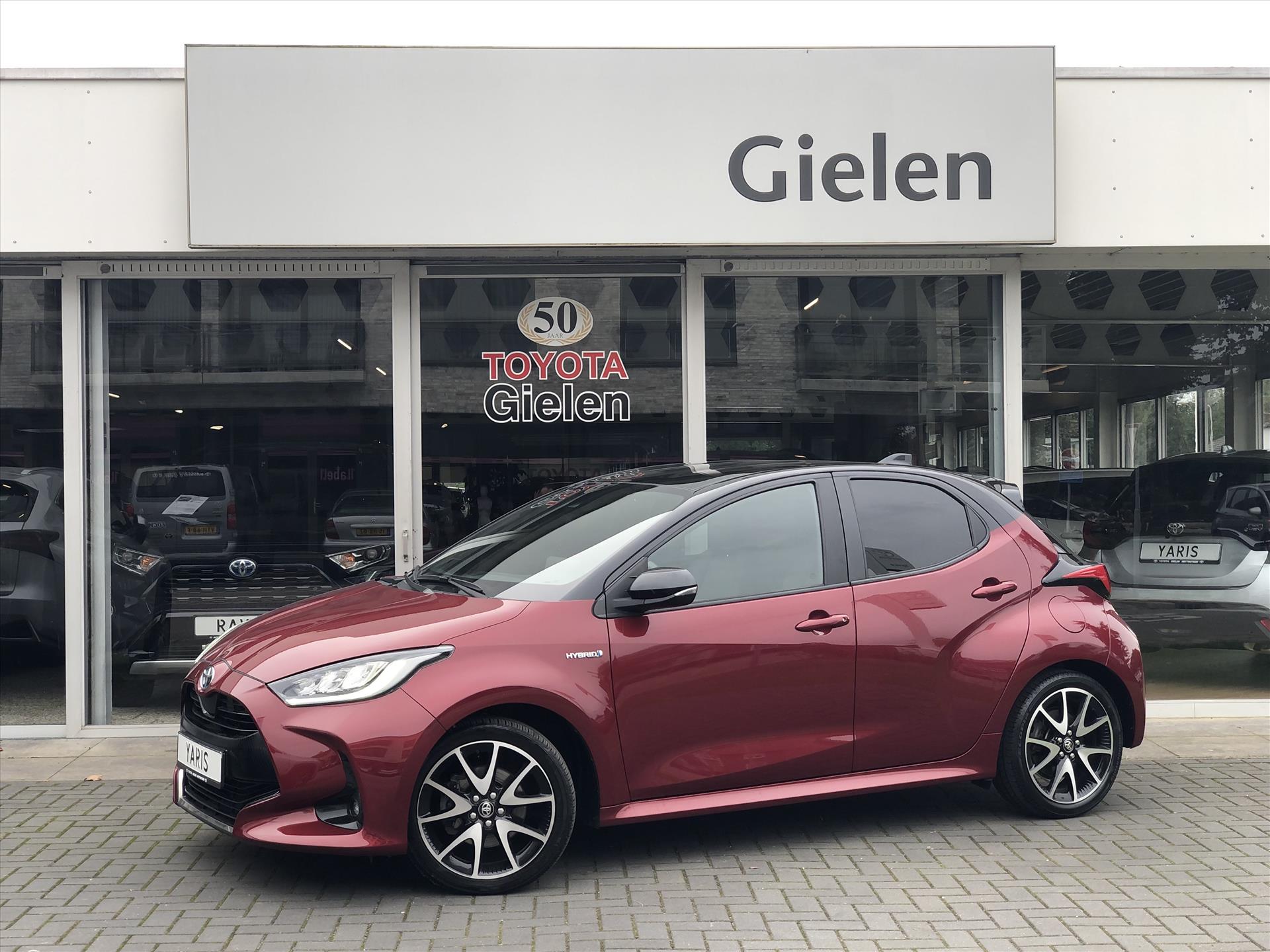 Toyota Yaris 1.5 Hybrid Style | Bi-tone, Stoelverwarming, 17” Lichtmetalen velgen 40783433-0.jpg | Autobedrijf Gielen
