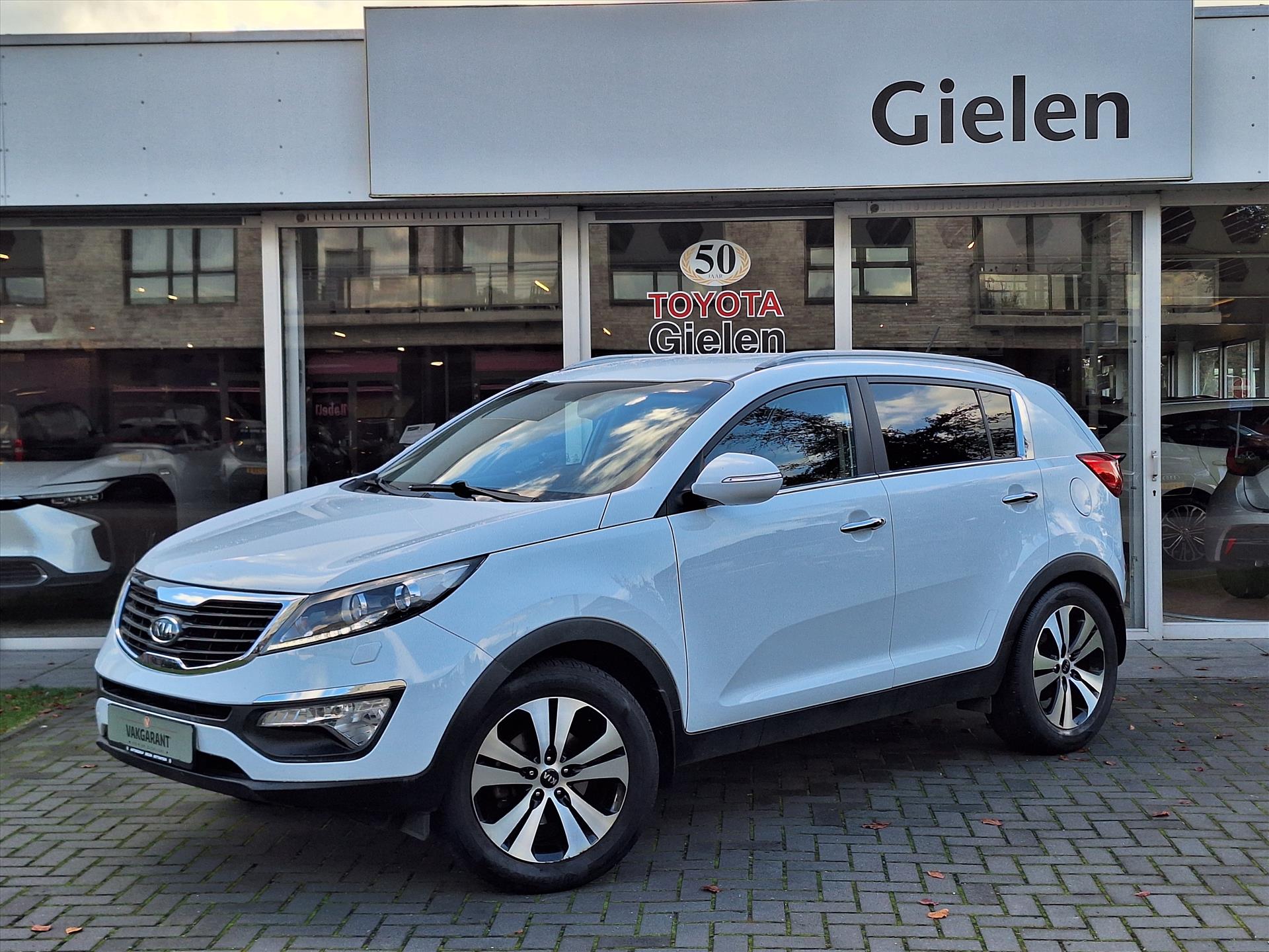 Kia Sportage 2.0 CVVT X-clusive | Trekhaak, Leer, Stoelverwarming, Navigatie, Xenon, Camera, Keyless, Parkeersensoren, 1.900KG Trekgewicht 40875387-0.jpg | Autobedrijf Gielen