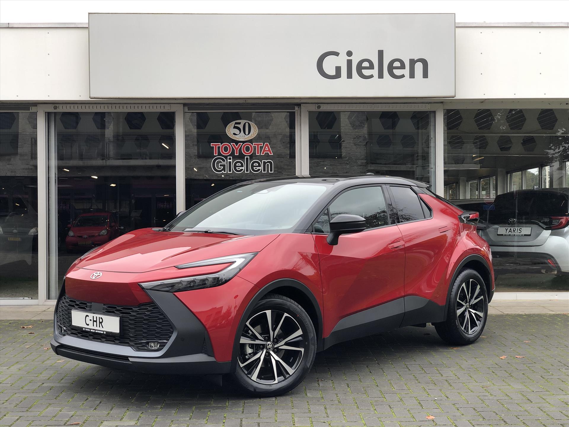Toyota C-HR 2.0 High Power Hybrid First Edition | Groot scherm, Dodehoekherkenning, Stoel + Stuurverwarming, Elektrische achterklep 41151037-0.jpg | Autobedrijf Gielen