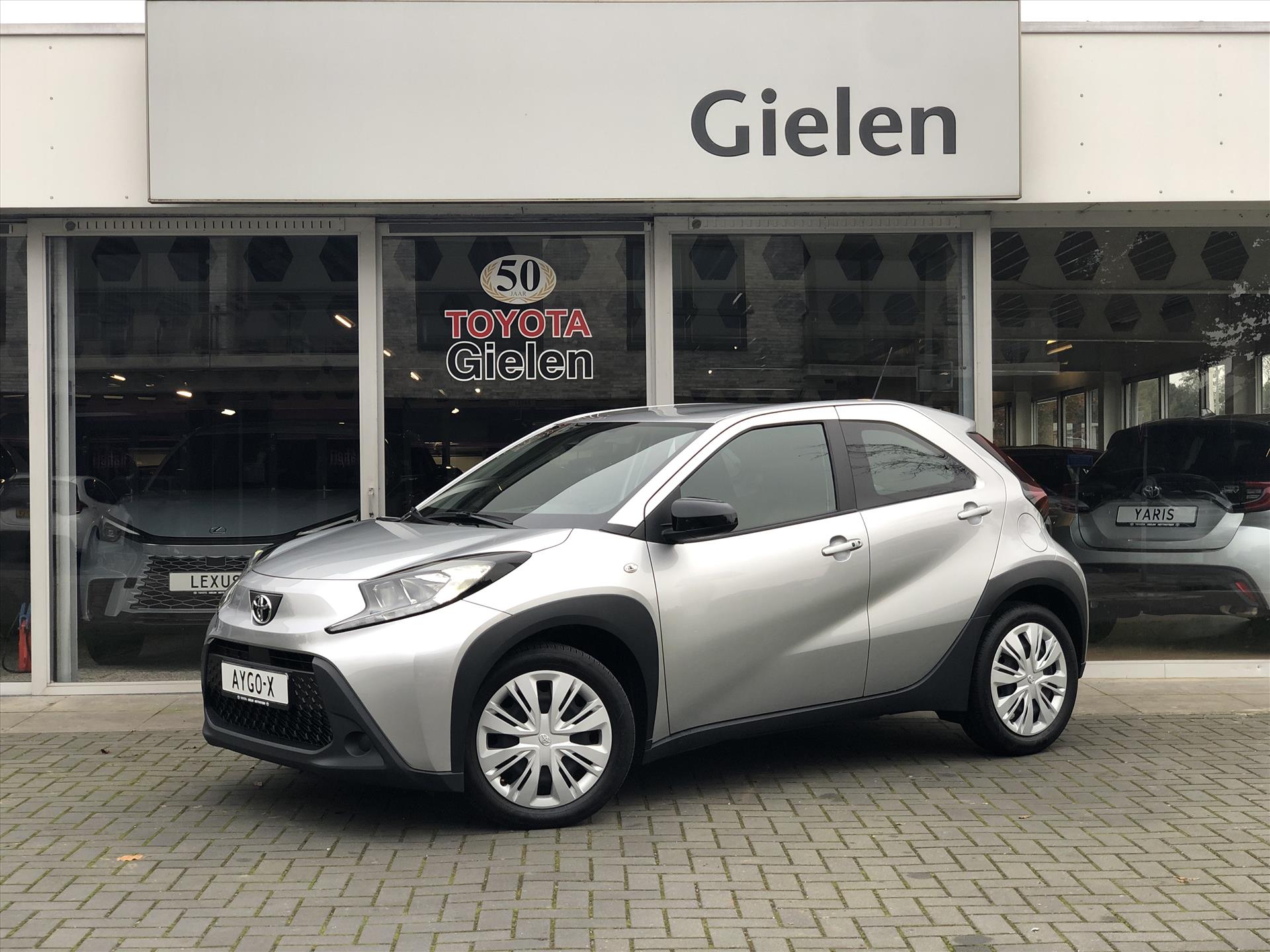 Toyota Aygo X 1.0 VVT-i Play Plus | Apple CarPlay/Android auto, Parkeercamera, Climate control, Stoelverwarming, Keyless 41155210-0.jpg | Autobedrijf Gielen