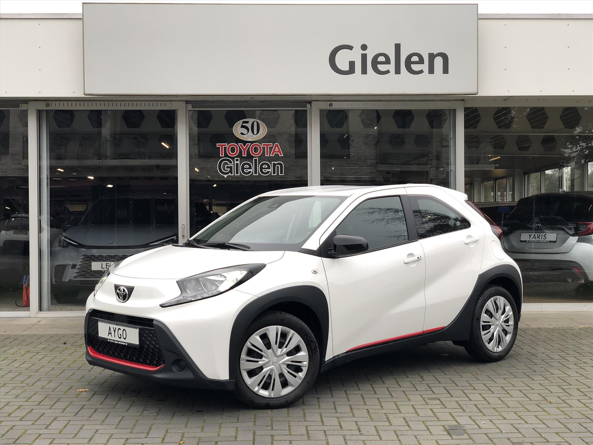 Toyota Aygo X 1.0 VVT-i Play Plus | Apple CarPlay/Android auto, Parkeercamera, Climate control, Stoelverwarming, Keyless 41155211-0.jpg | Autobedrijf Gielen