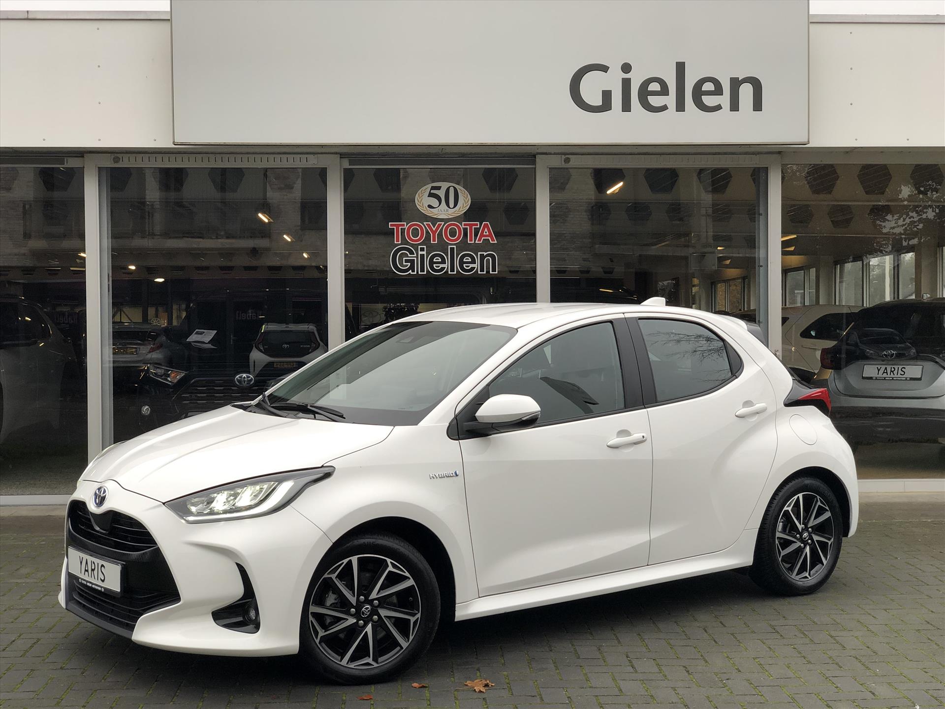 Toyota Yaris 1.5 Hybrid Dynamic Plus | Stoelverwarming, 16 inch, Keyless, Startknop, Apple CarPlay/Android auto, LED 41193784-0.jpg | Autobedrijf Gielen