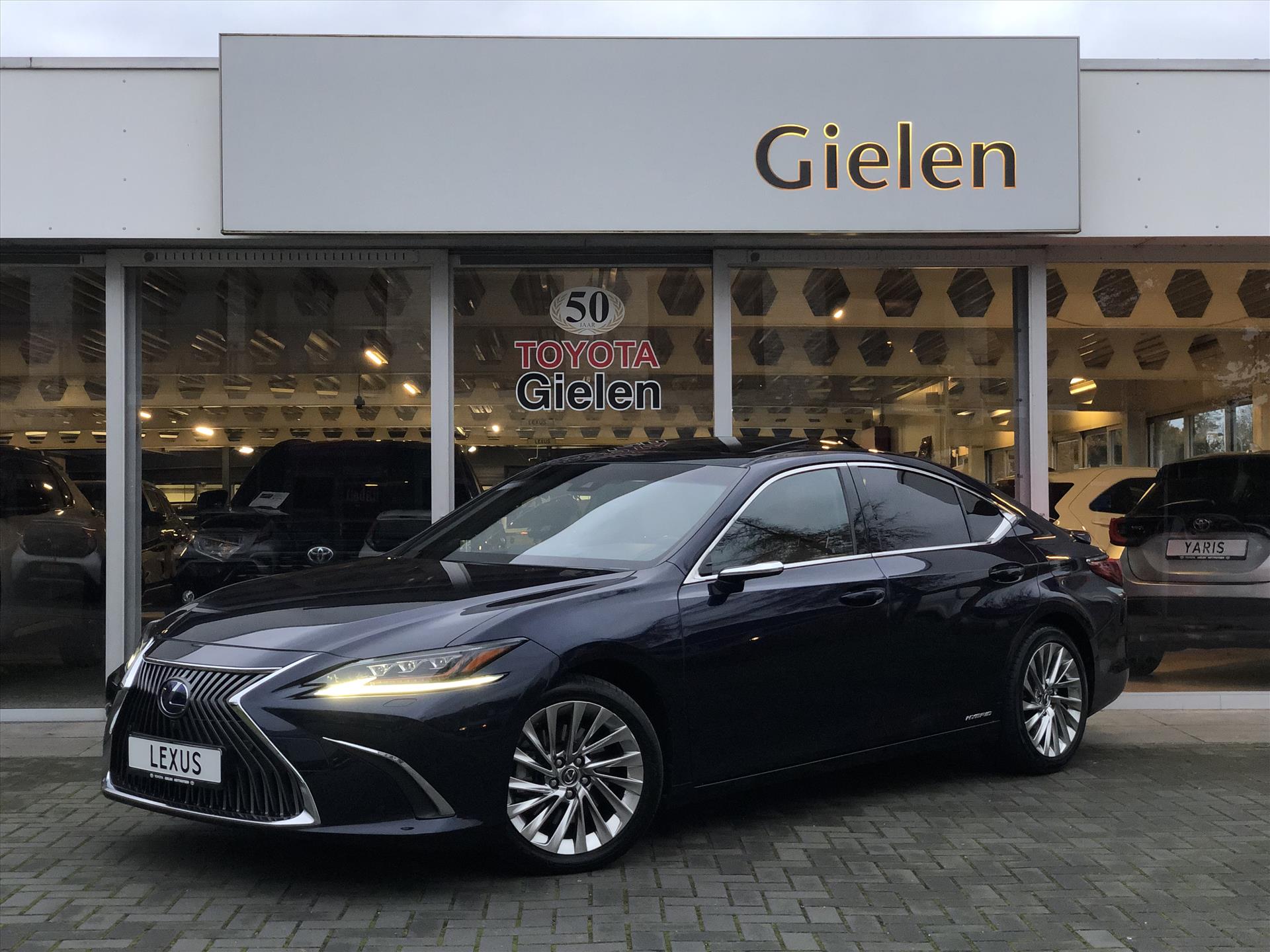Lexus ES 300h President Line | Schuifdak, Stoelventilatie, Geheugenfunctie, Mark Levinson, Digitale buitenspiegels, Stuurverwarming, Alle 41297673-0.jpg | Autobedrijf Gielen