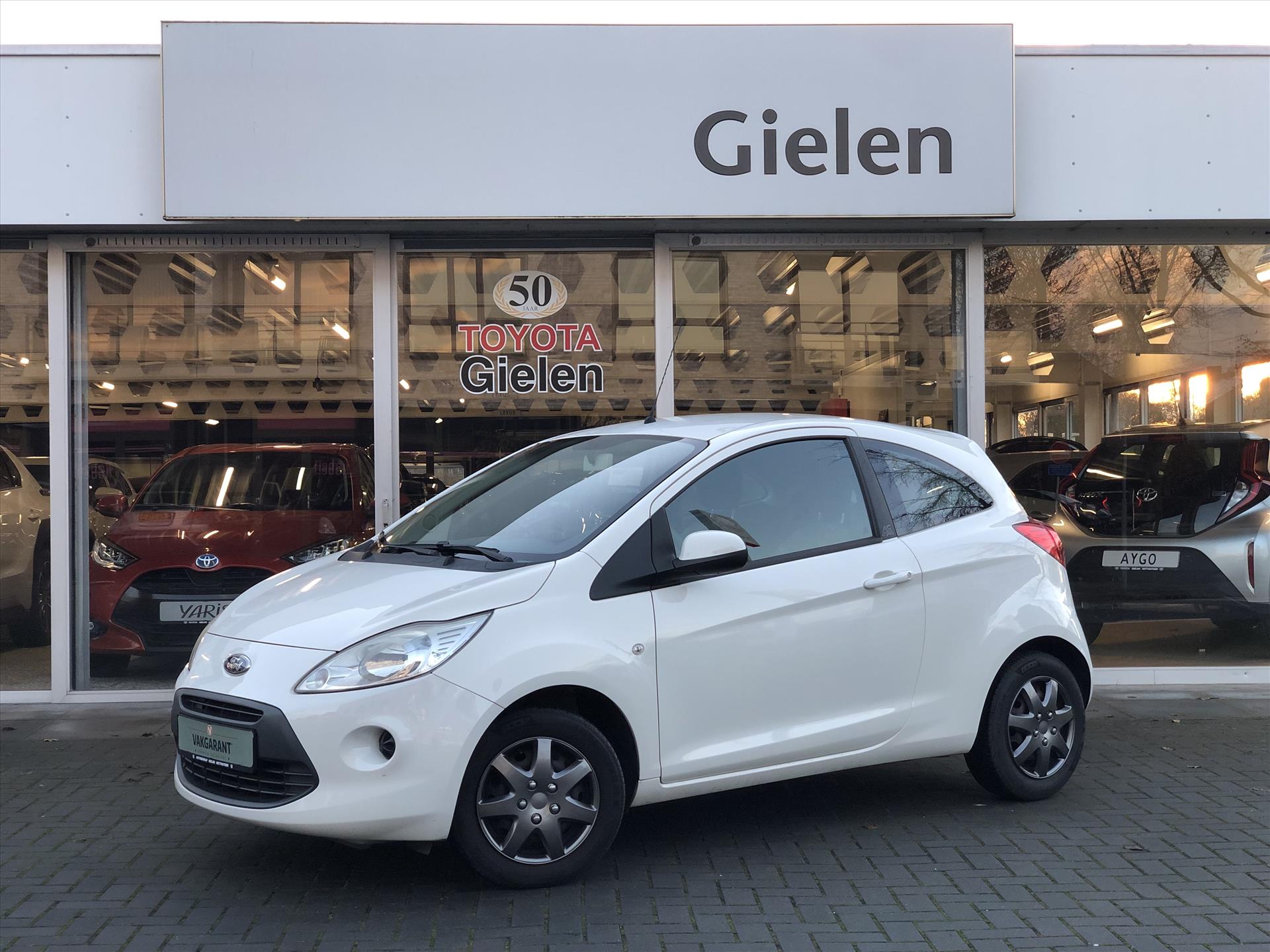 Ford Ka 1.2 69pk Cool & Sound | Airconditioning, Elektrische ramen, Centrale deurvergrendeling, Radio/CD-Speler 41310539-0.jpg | Autobedrijf Gielen