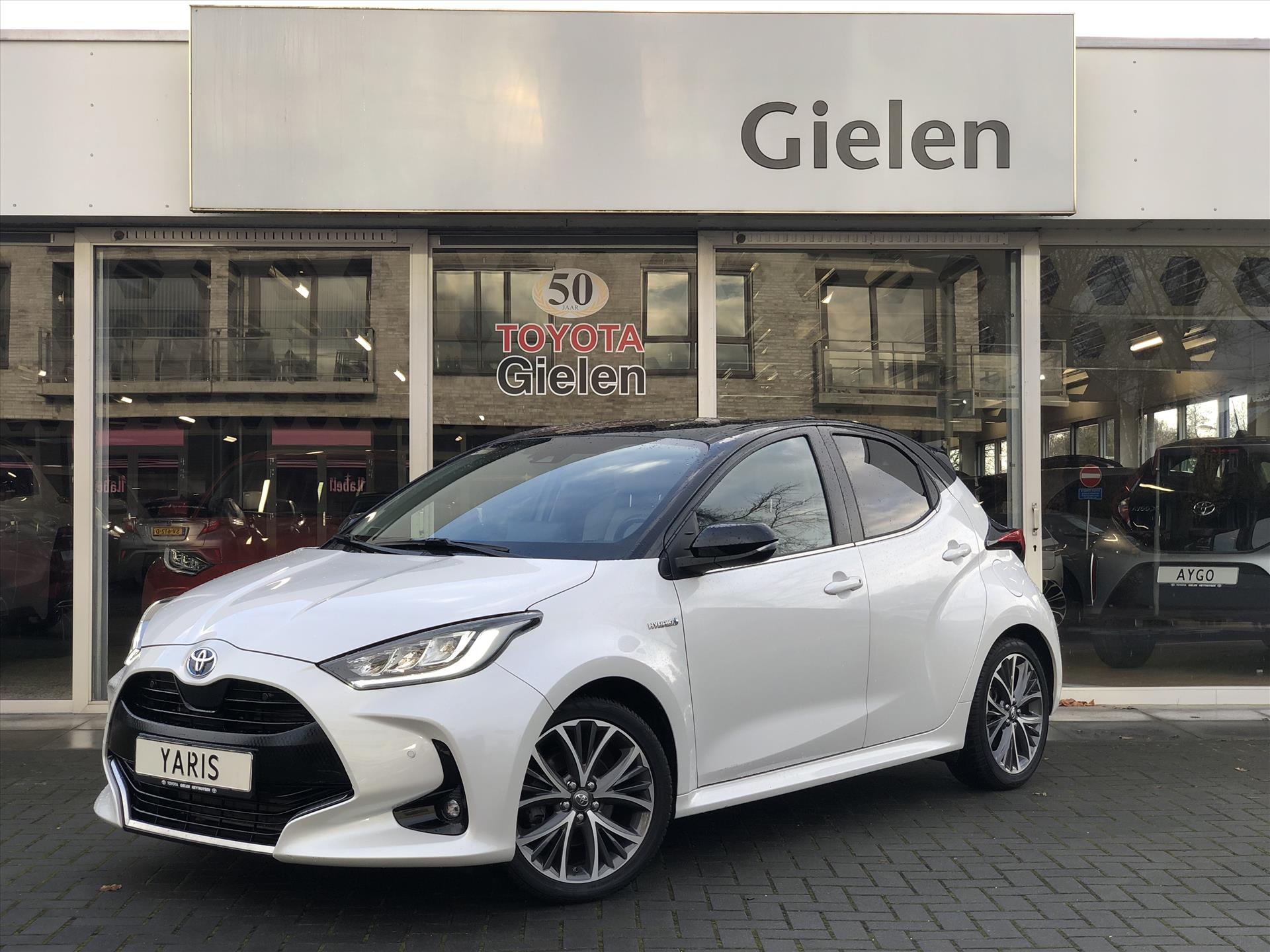 Toyota Yaris 1.5 Hybrid Executive Bi-Tone | Head up display, 17 inch, Parkeersensoren, Dodehoekherkenning, Leer, Stoelverwarming 41326355-0.jpg | Autobedrijf Gielen
