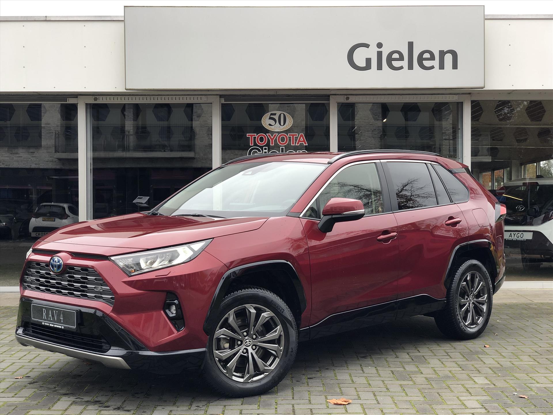 Toyota RAV4 2.5 Hybrid 222pk AWD Style | Leer, Stoel + Stuurverwarming, Elektrische achterklep, CarPlay, 18 inch 41385999-0.jpg | Autobedrijf Gielen