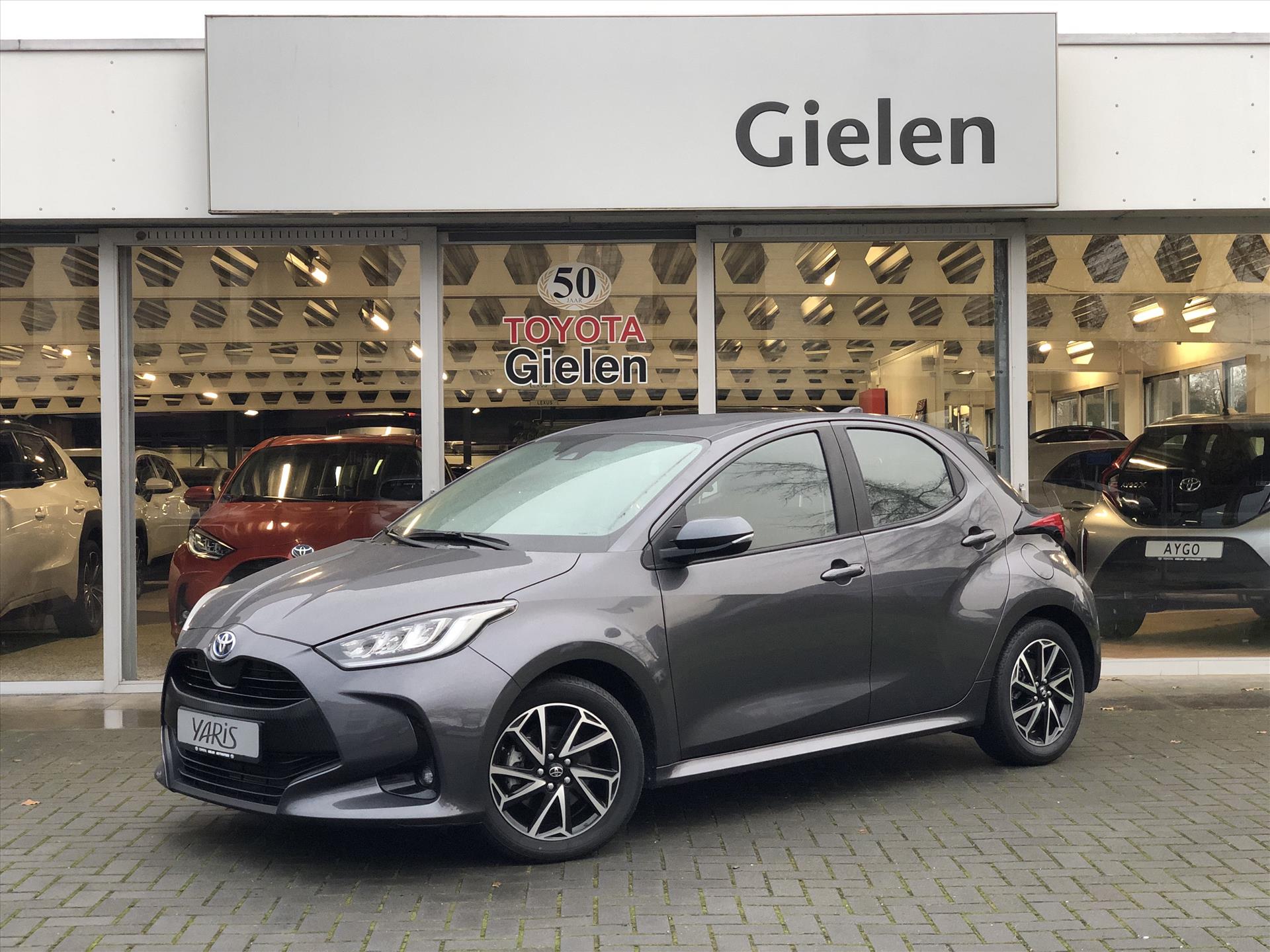 Toyota Yaris 1.5 Hybrid Dynamic Plus | Stoelverwarming, 16 inch, Keyless, Startknop, Apple CarPlay/Android auto, LED 41456161-0.jpg | Autobedrijf Gielen