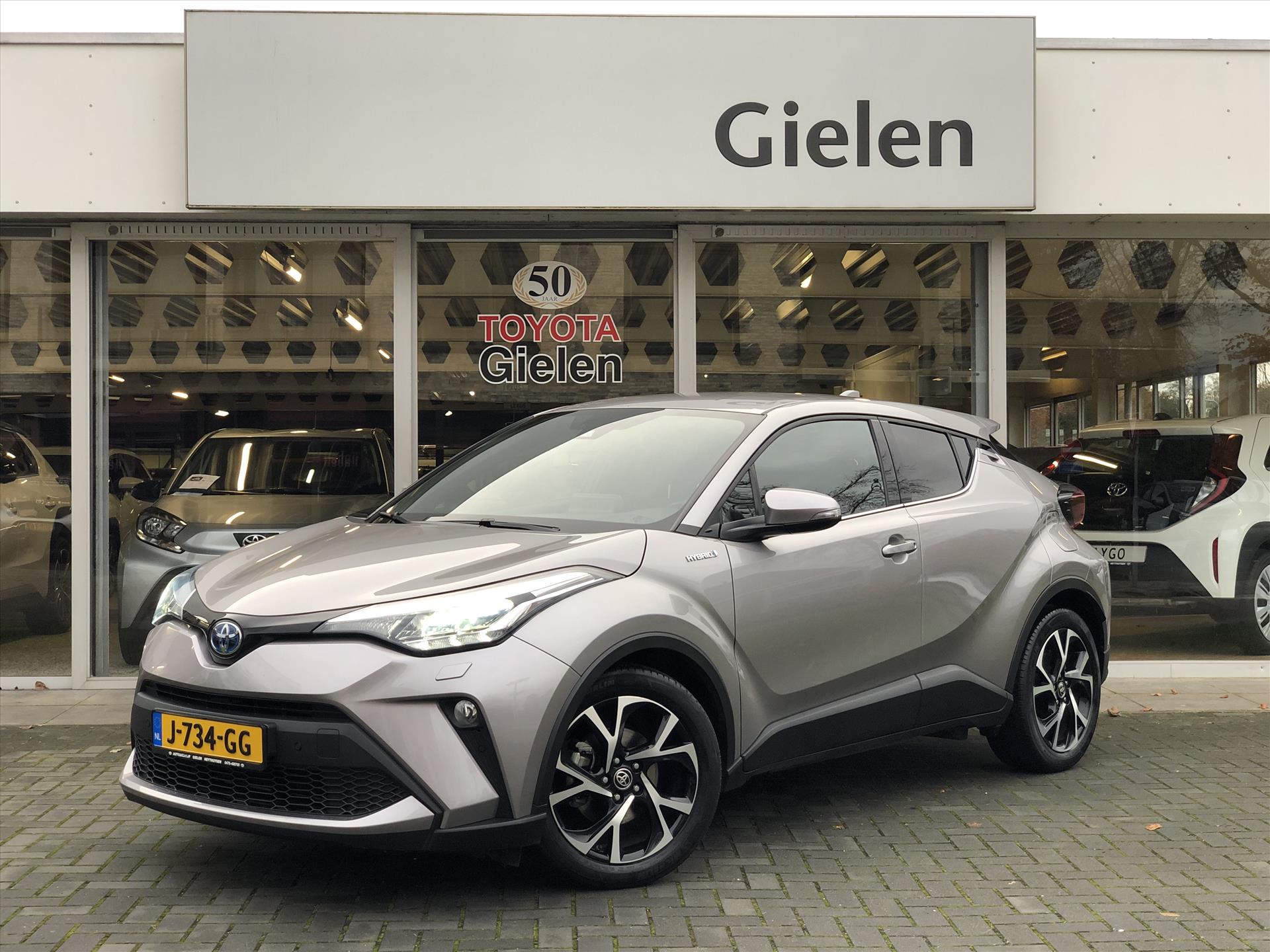Toyota C-HR 1.8 Hybrid Dynamic | Trekhaak, Stoel + Stuurverwarming, Apple CarPlay/Android auto, Parkeersensoren 41513225-0.jpg | Autobedrijf Gielen