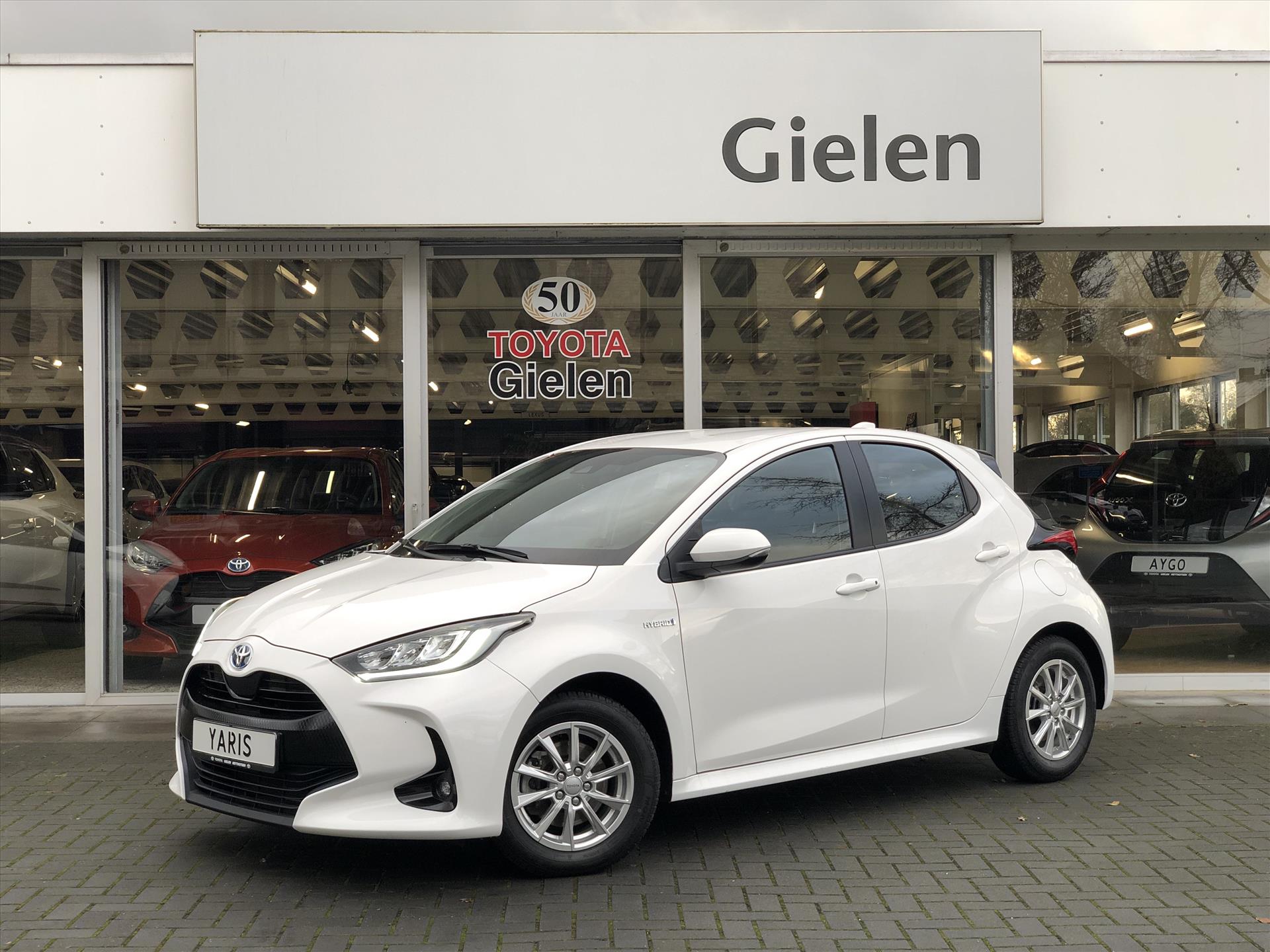 Toyota Yaris 1.5 Hybrid Dynamic | Navigatie, 16 inch, Apple CarPlay/Android auto, LED, Parkeercamera, Adaptive cruise control 41541201-0.jpg | Autobedrijf Gielen
