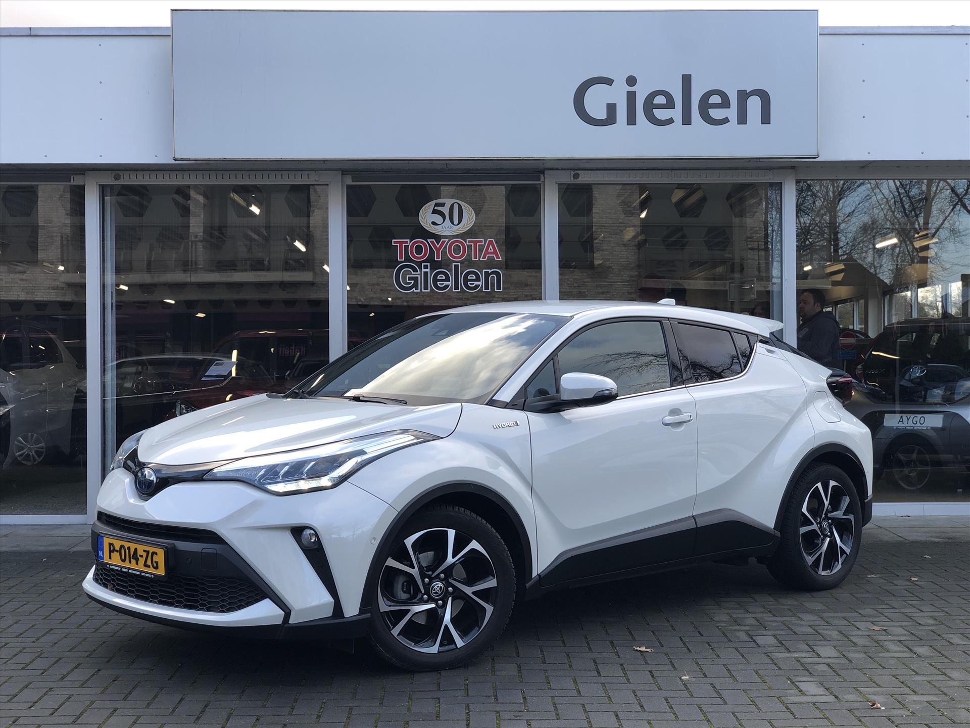 Toyota C-HR 2.0 Hybrid 184pk Style | Dodehoekherkenning, Apple CarPlay/Android Auto, Parkeersensoren, Stoel + Stuurverwarming 41651611-0.jpg | Autobedrijf Gielen