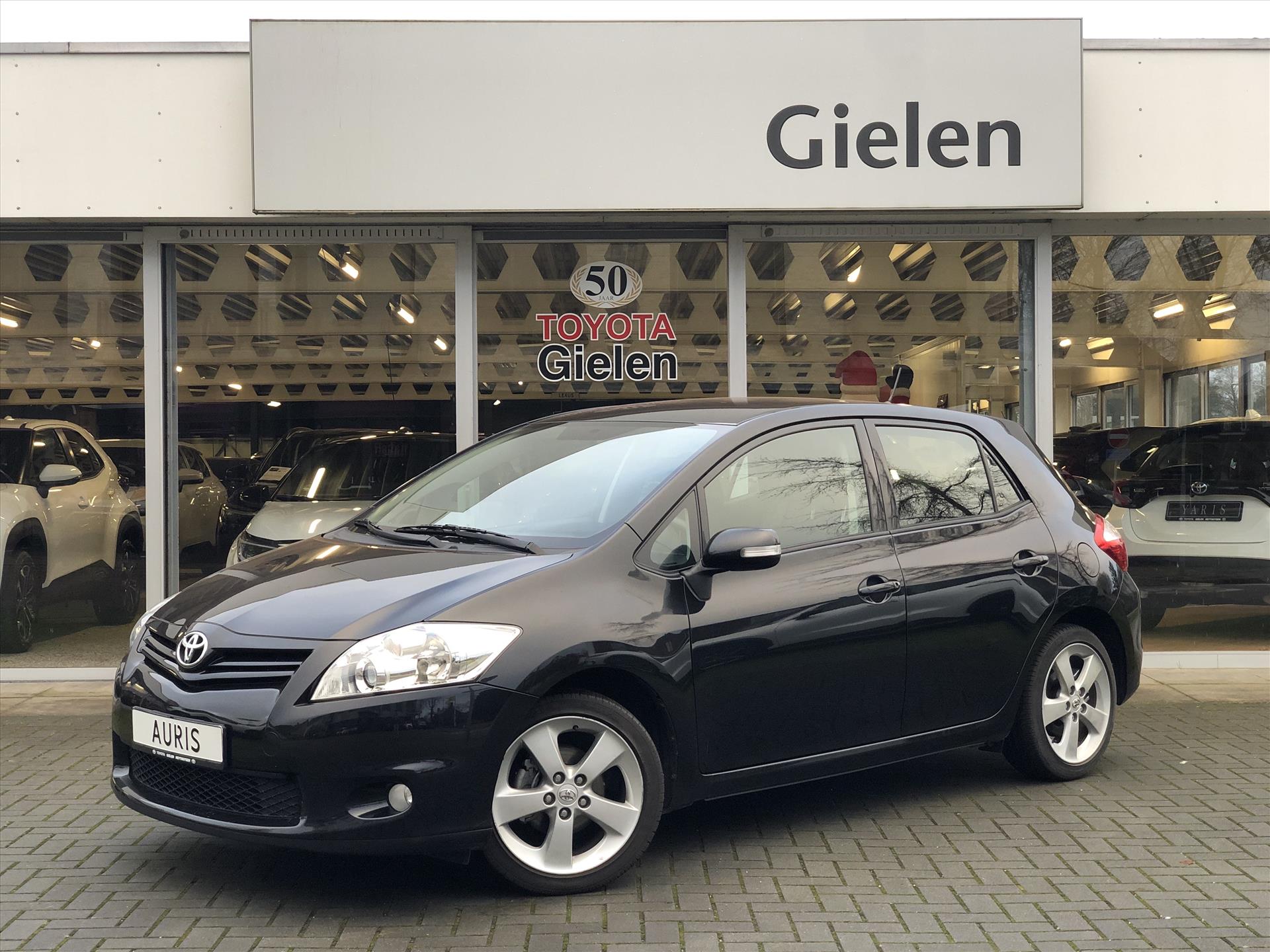 Toyota Auris 1.6 VVT-i 132pk 5D Aspiration | Eerste eigenaar, Trekhaak, Cruise control, Lichtmetalen velgen, climate control, Stuurbediening 41654162-0.jpg | Autobedrijf Gielen