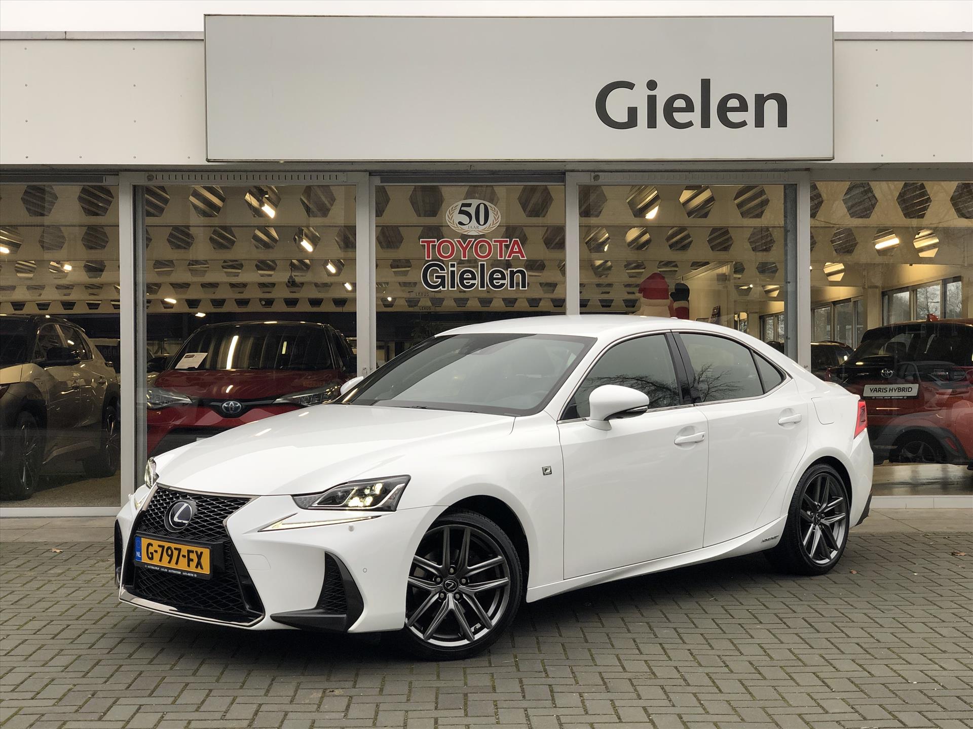 Lexus IS 300h 223pk F Sport Line | Premium Navigatie, Leer, Geheugenfunctie, Stoelventilatie, Parkeersensoren, Adaptive cruise control 41884642-0.jpg | Autobedrijf Gielen