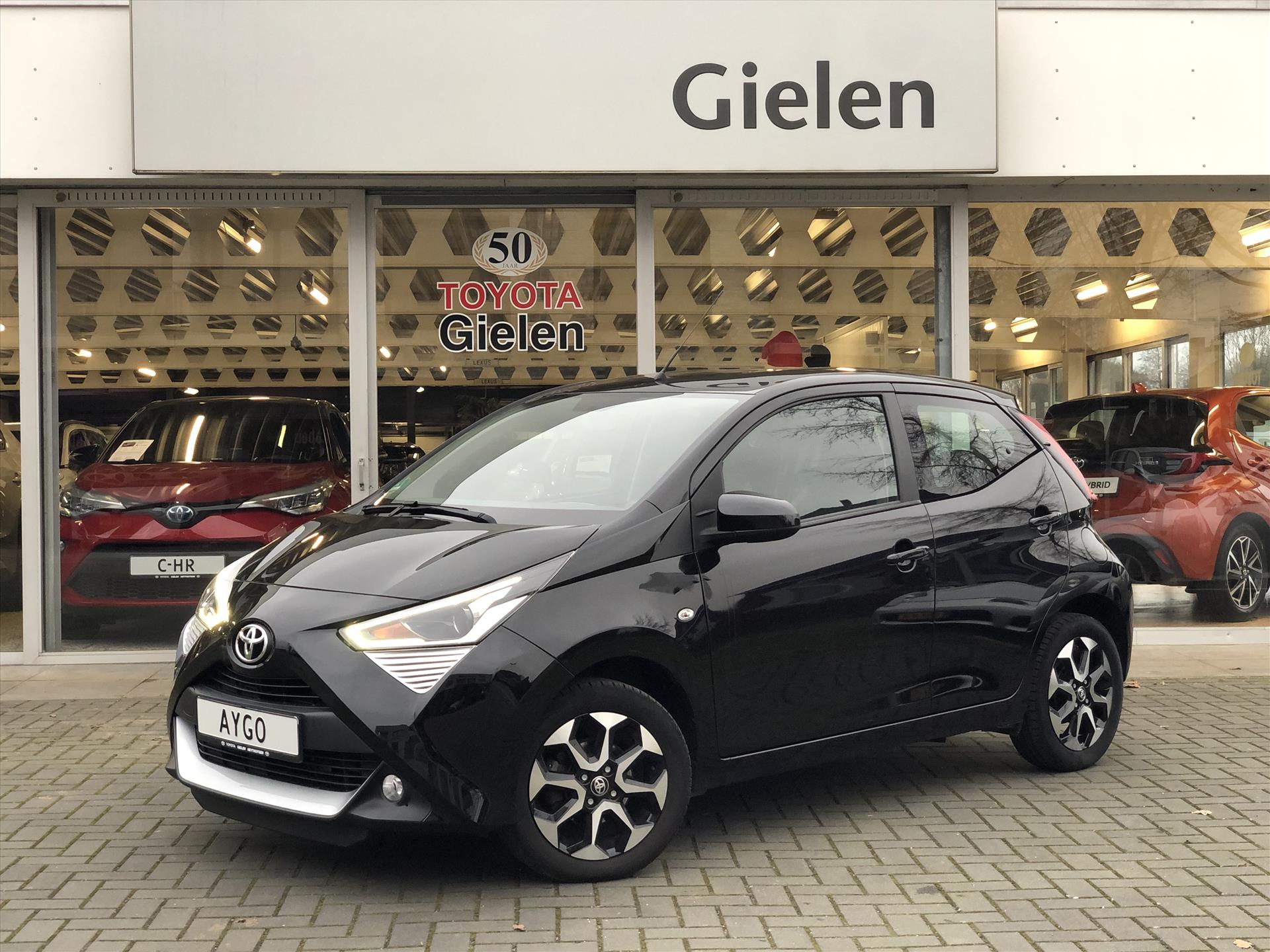 Toyota Aygo 1.0 VVT-i x-joy | Apple CarPlay/Android Auto, lichtmetalen velgen, Airconditioning, In hoogte verstelbare stoel, Parkeercamera 41909985-0.jpg | Autobedrijf Gielen