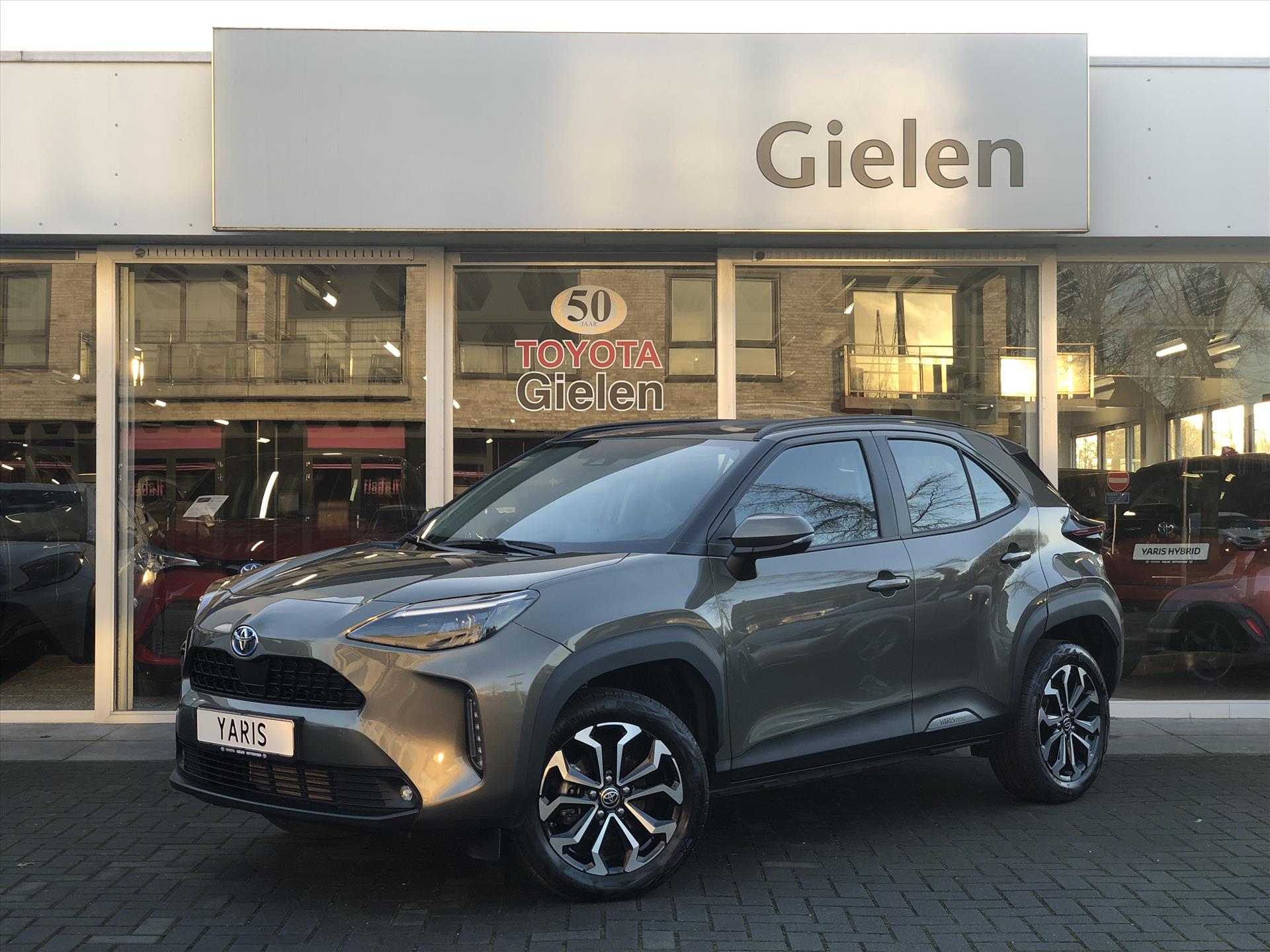 Toyota Yaris Cross 1.5 Hybrid Dynamic Plus | Stoel + Stuurverwarming, 17 inch, Privacy Glass, Apple CarPlay/Android Auto, Keyless 41997462-0.jpg | Autobedrijf Gielen