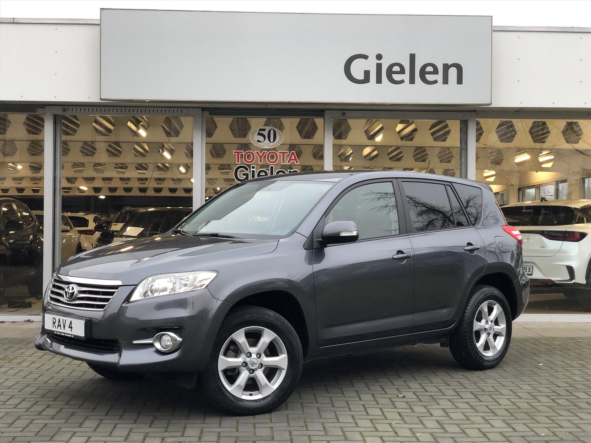 Toyota RAV4 2.0 VVT-i 4WD Automaat Executive | Trekhaak, Navigatie, Stoelverwarming, Cruise control, Parkeercamera, Climate control, Keyless 42009359-0.jpg | Autobedrijf Gielen