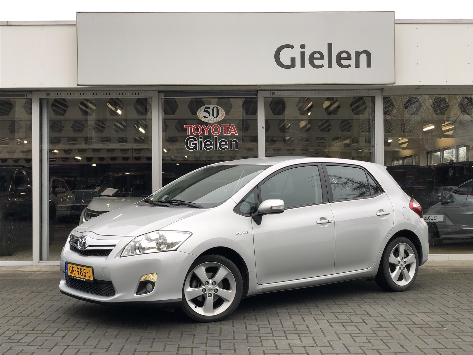 Toyota Auris 1.8 Full Hybrid Dynamic | Trekhaak, Parkeercamera, Keyless, 17 inch, Licht + Regensensor, Cruise control 42032224-0.jpg | Autobedrijf Gielen