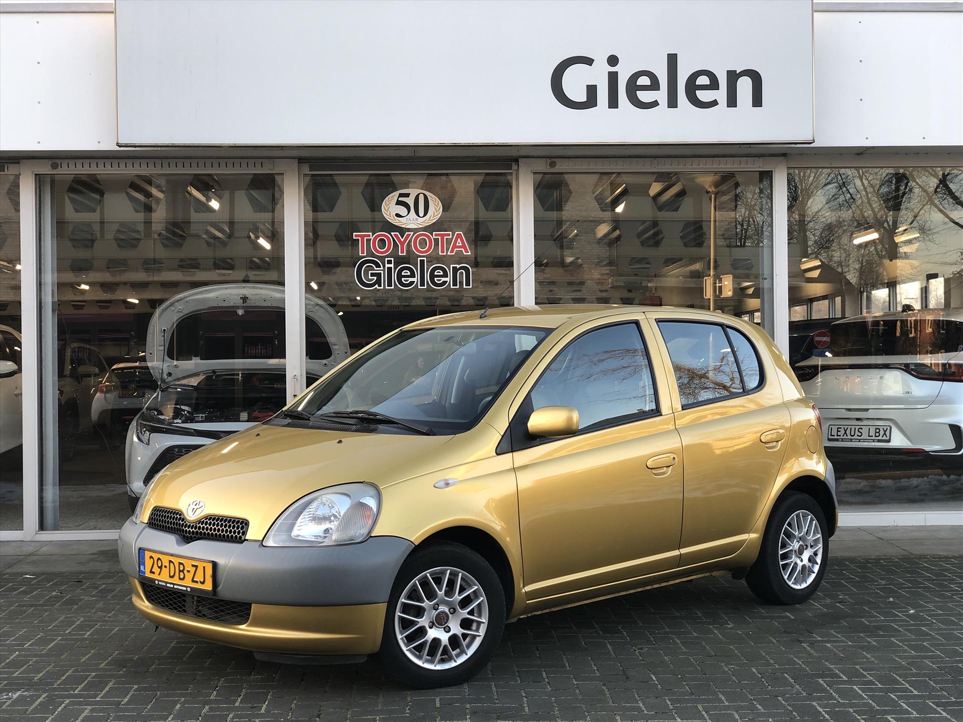 Toyota Yaris 1.0 VVT-I 5DR S-LINE Terra | Eerste eigenaar, Zeer weinig KM, Radio/CD-Speler 42143918-0.jpg | Autobedrijf Gielen