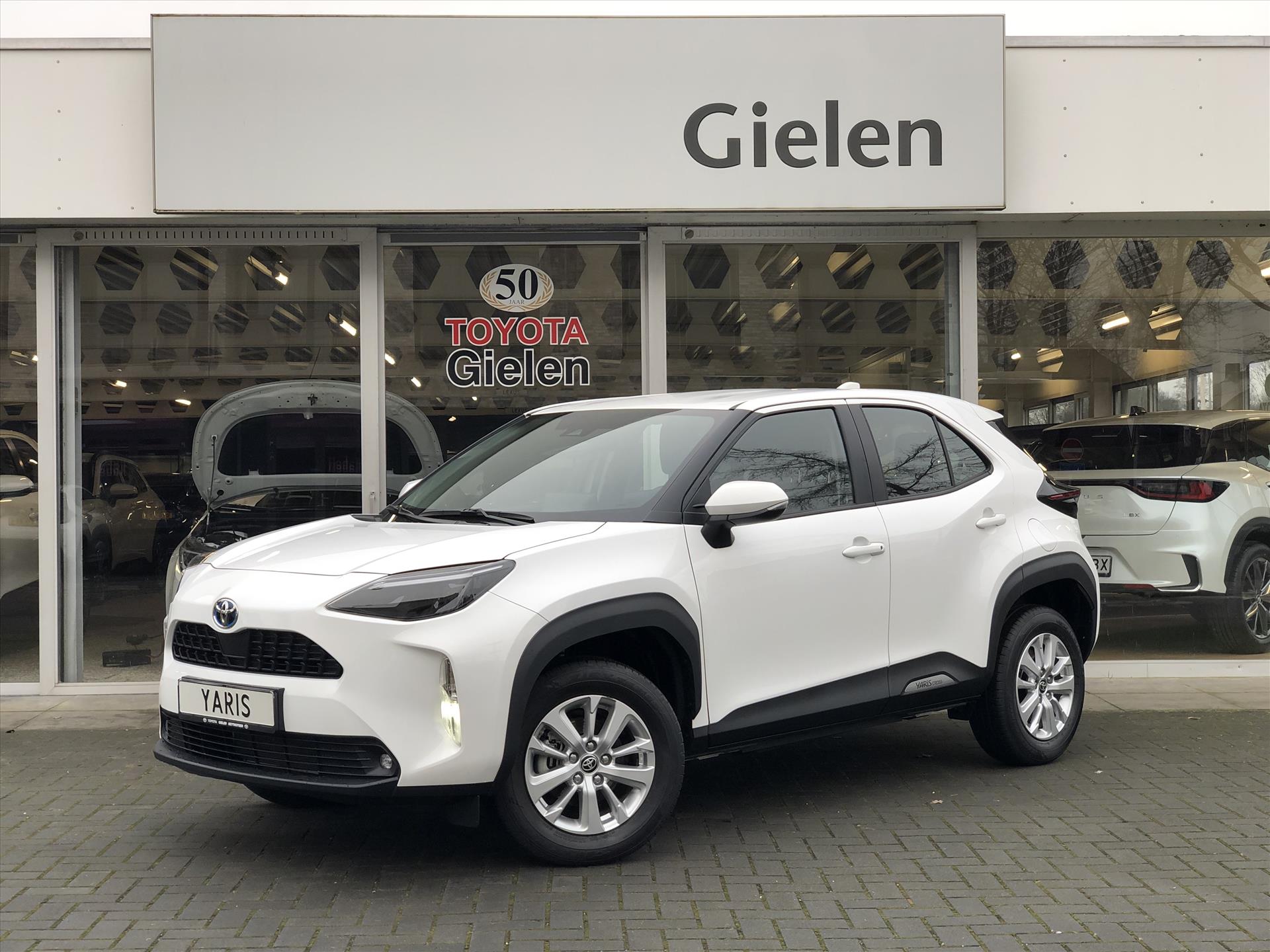 Toyota Yaris Cross 1.5 Hybrid Active | Apple CarPlay/Android Auto, Lichtmetalen velgen, Parkeercamera, Adaptive cruise control 42176974-0.jpg | Autobedrijf Gielen