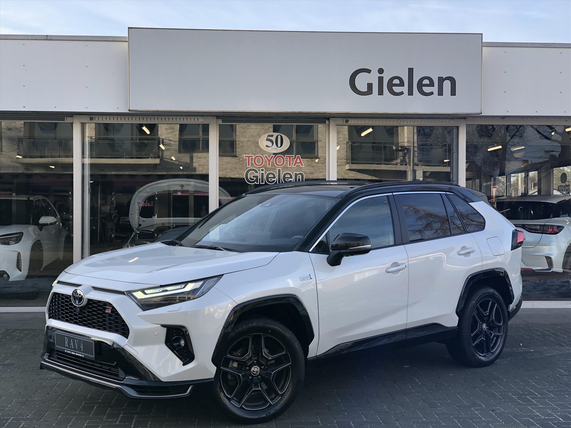 Toyota RAV4 2.5 Plug-in Hybrid AWD GR Sport Plus Pack | Panoramadak, JBL, Head up display, Stoel + Stuurverwarming 42186147-0.jpg | Autobedrijf Gielen