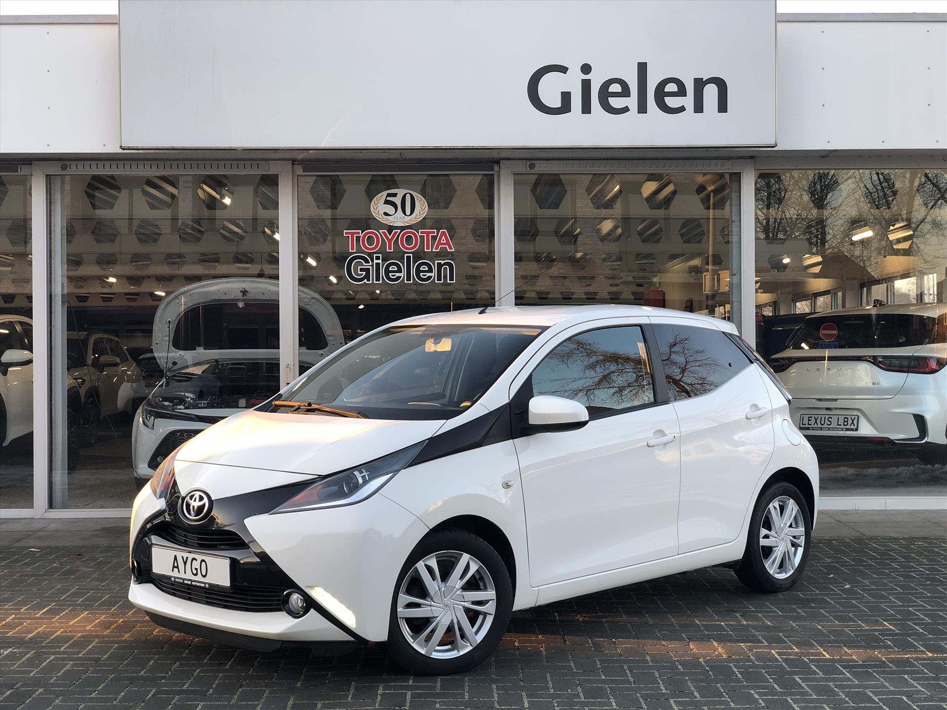 Toyota Aygo 1.0 VVT-i 5D X-Sport | Spoiler, Parkeercamera, Lichtmetalen velgen, Airconditioning, In hoogte verstelbare stoel 42238759-0.jpg | Autobedrijf Gielen