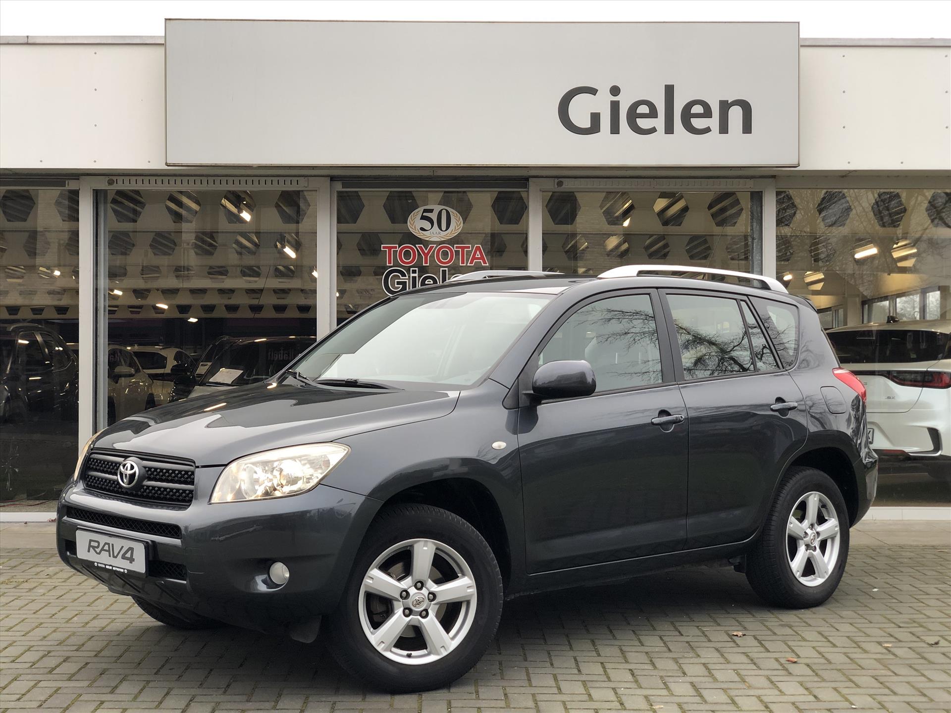 Toyota RAV4 2.0 VVT-I AWD Executive | Trekhaak, Leer, Stoelverwarming, 17 inch, Cruise control, 2e eigenaar, Nieuw geleverd, 2.000KG Trekgew 42241215-0.jpg | Autobedrijf Gielen