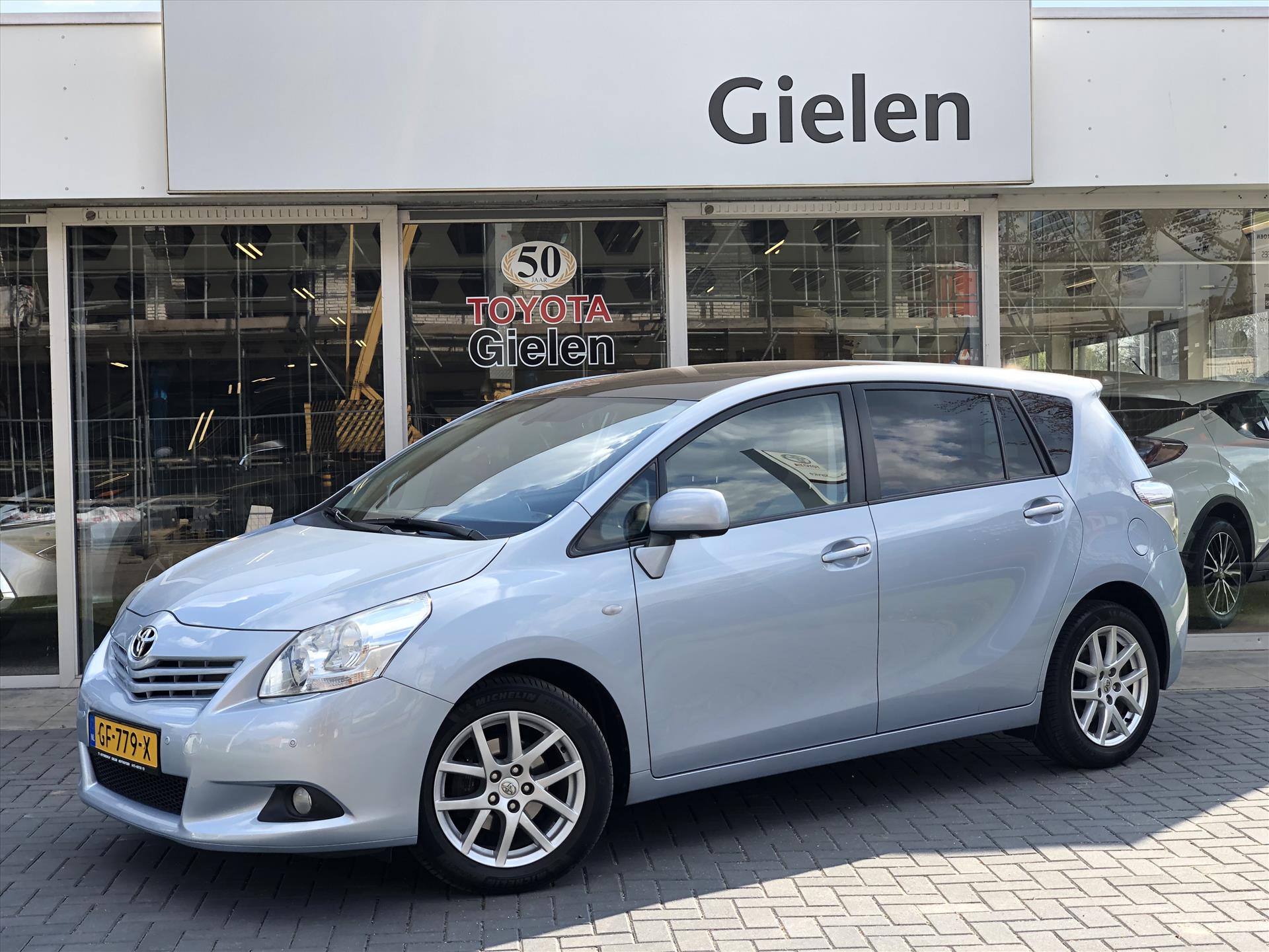 Toyota Verso 1.8 VVT-i Dynamic 7 Persoons | Leer, stoelverwarming, Navigatie, Parkeersensoren, Panoramadak! 42313459-0.jpg | Autobedrijf Gielen