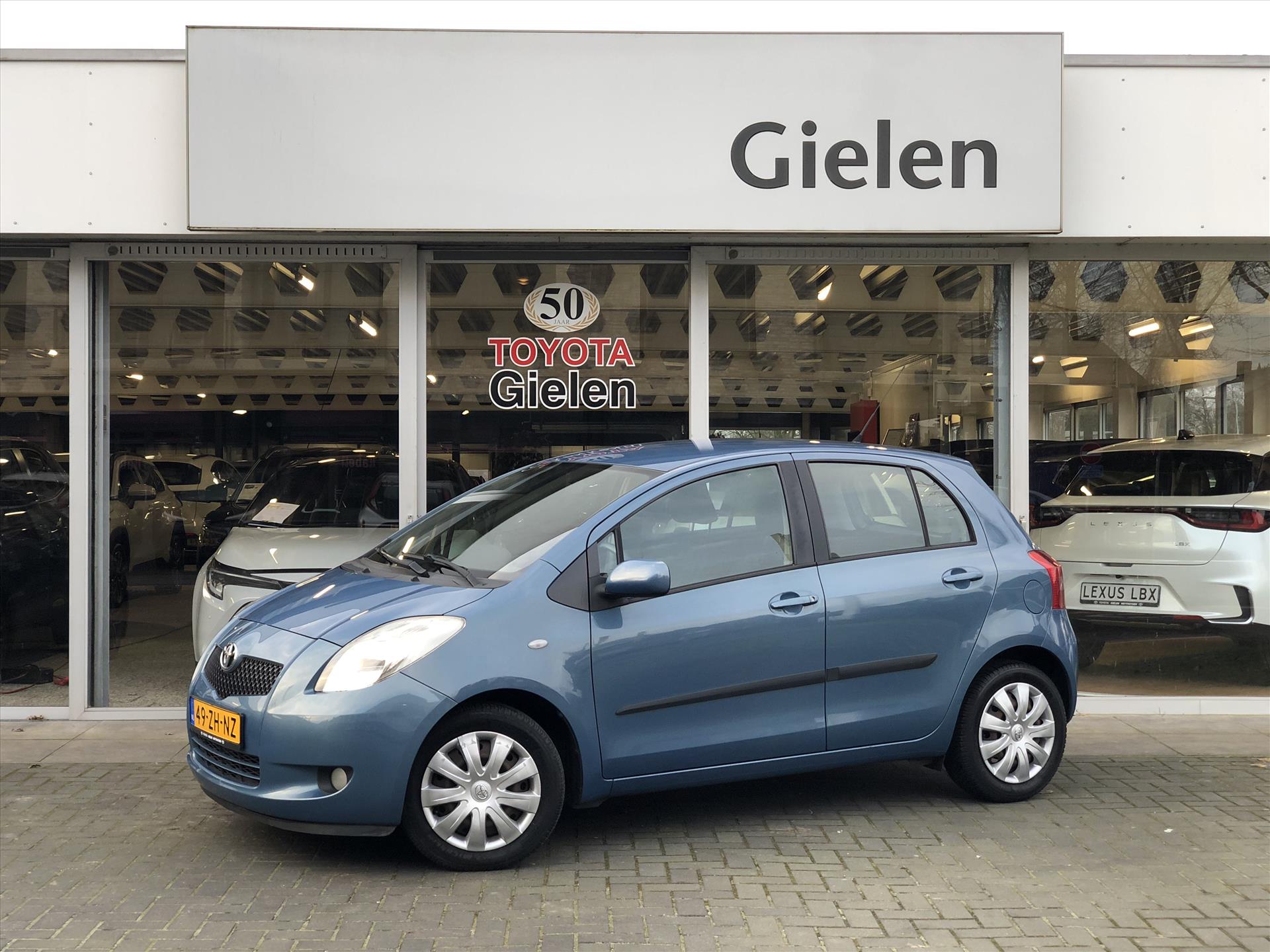 Toyota Yaris 1.3 VVTI 5-DRS Sol | Airconditioning, Centrale deurvergrendeling, Elektrische ramen, Radio/CD-Speler 42424240-0.jpg | Autobedrijf Gielen